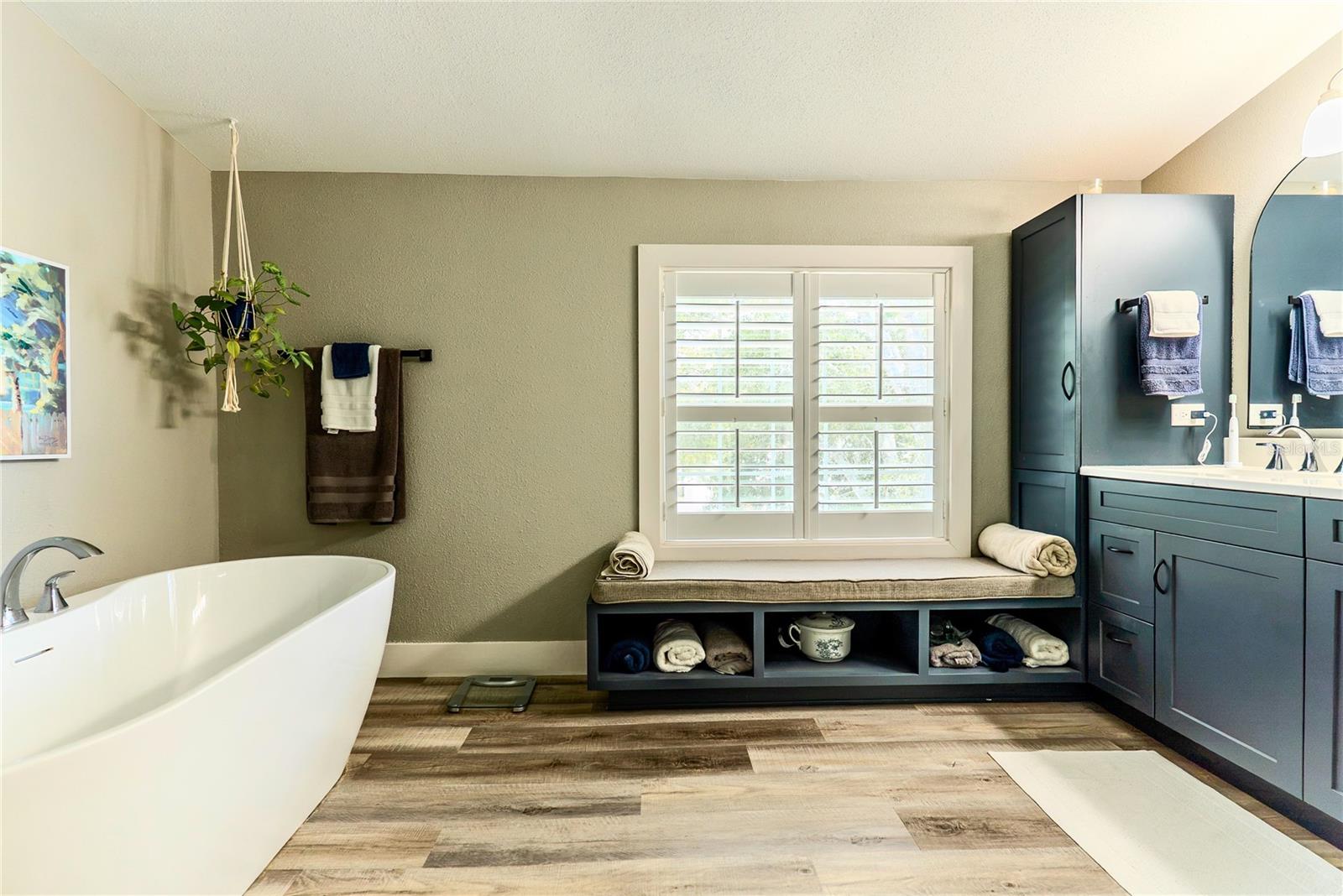 Primary Bath w/Stand-Alone Tub and Shower