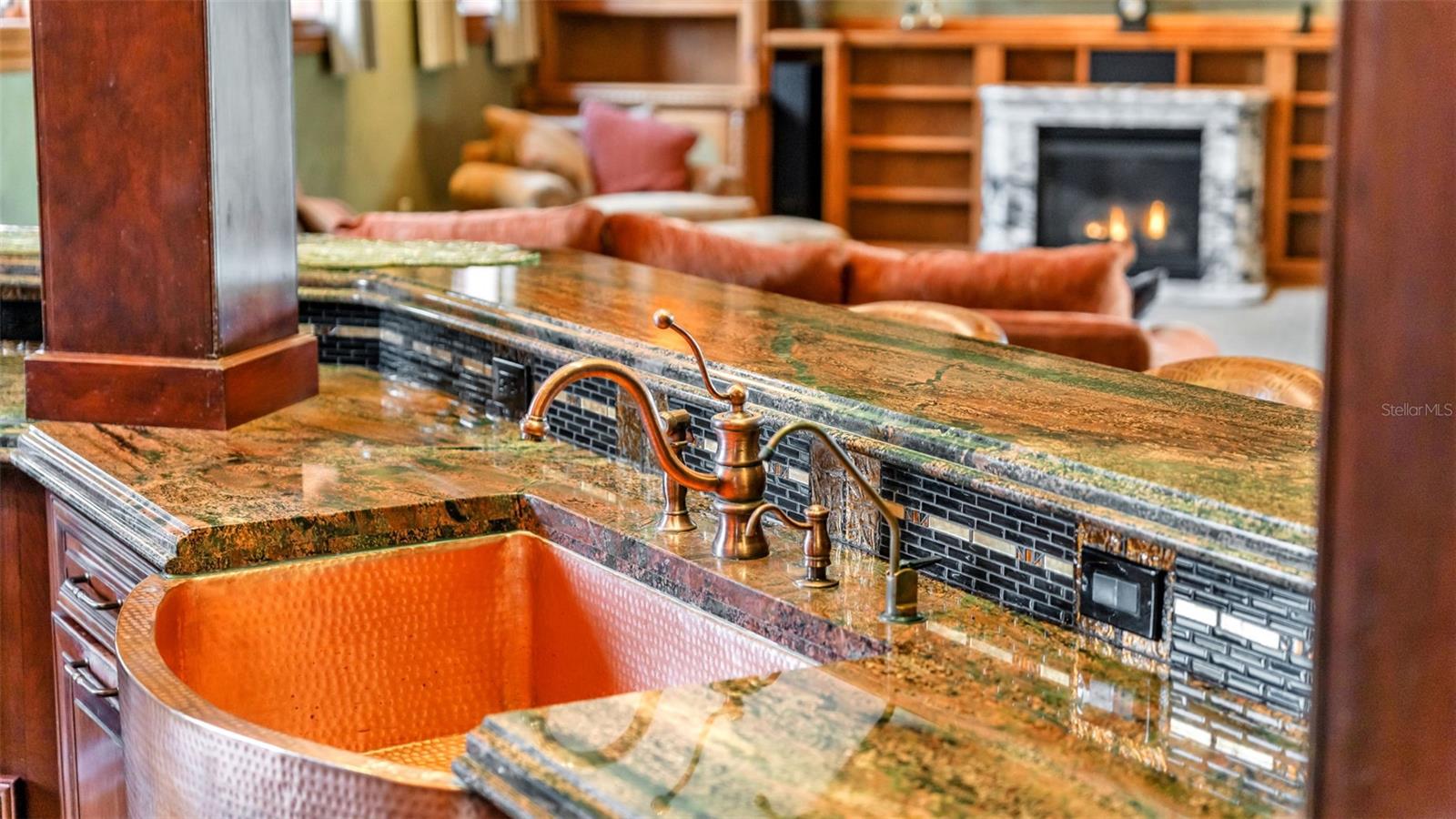 STUNNING Hammered Copper sinks & Hardware.