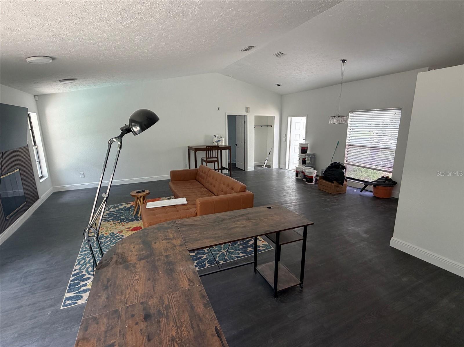 TB8529963