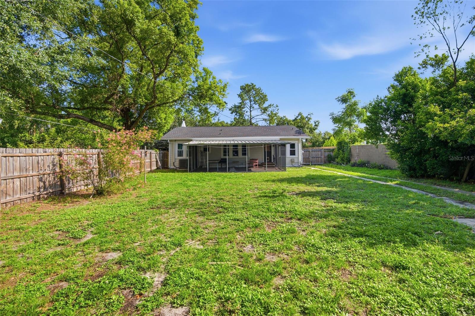 Oversized large lot and backyard