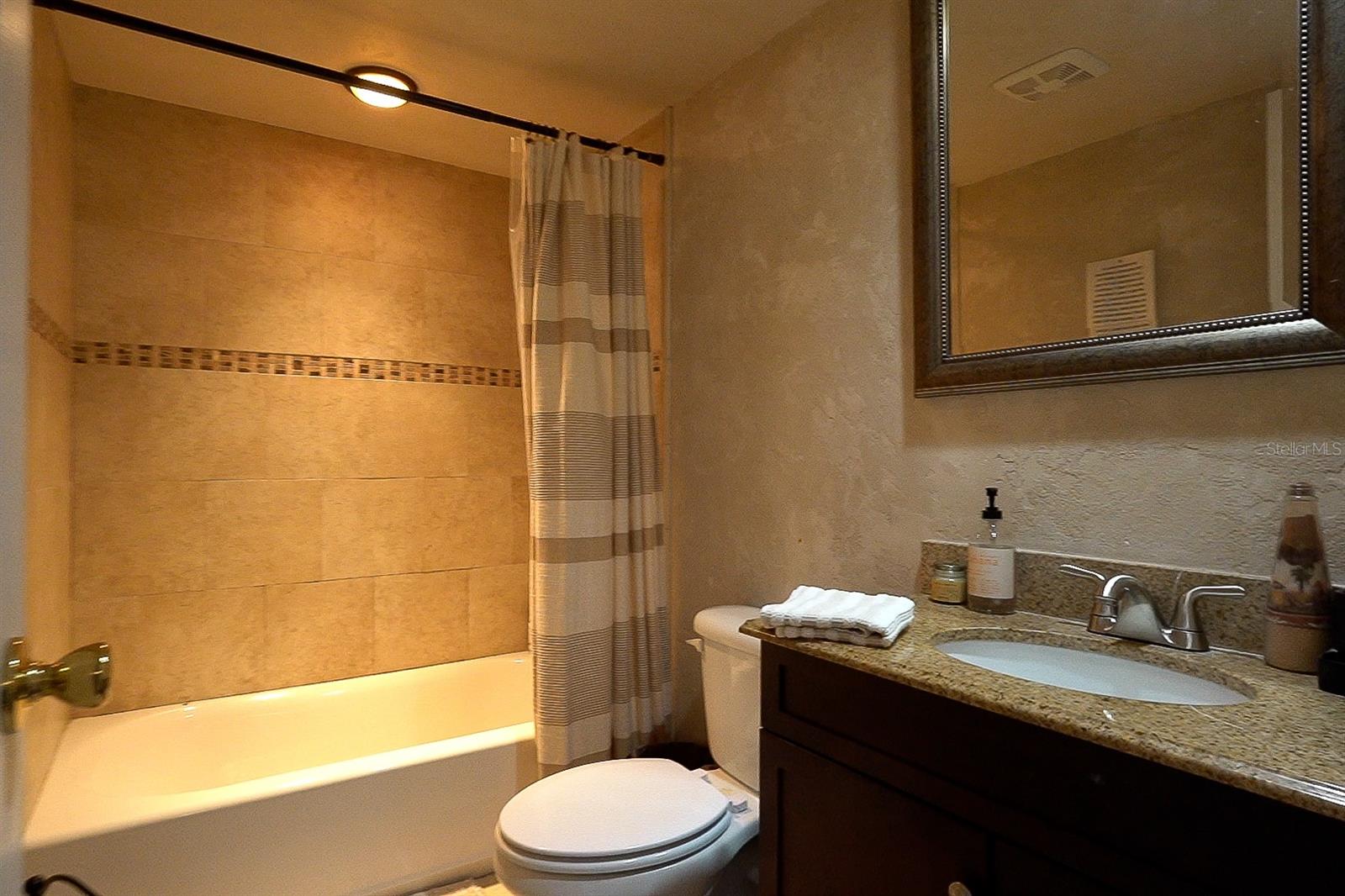 Guest Bathroom with Tub/Shower Combination