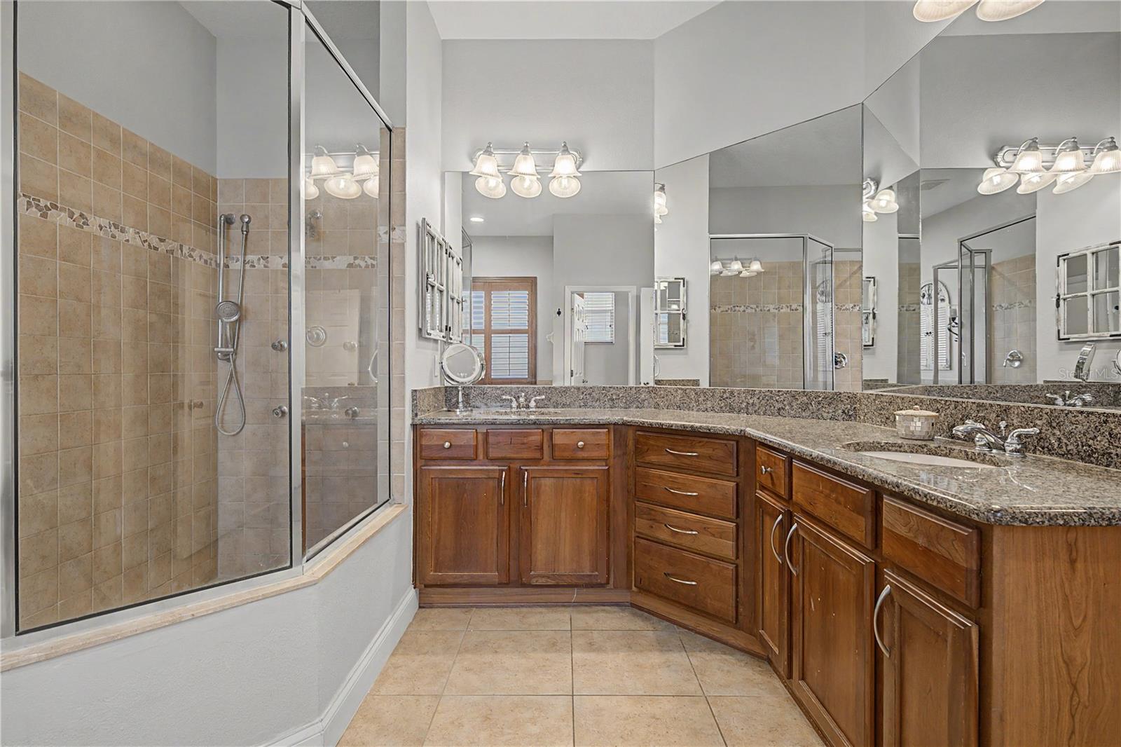 Dual sinks in granite counters