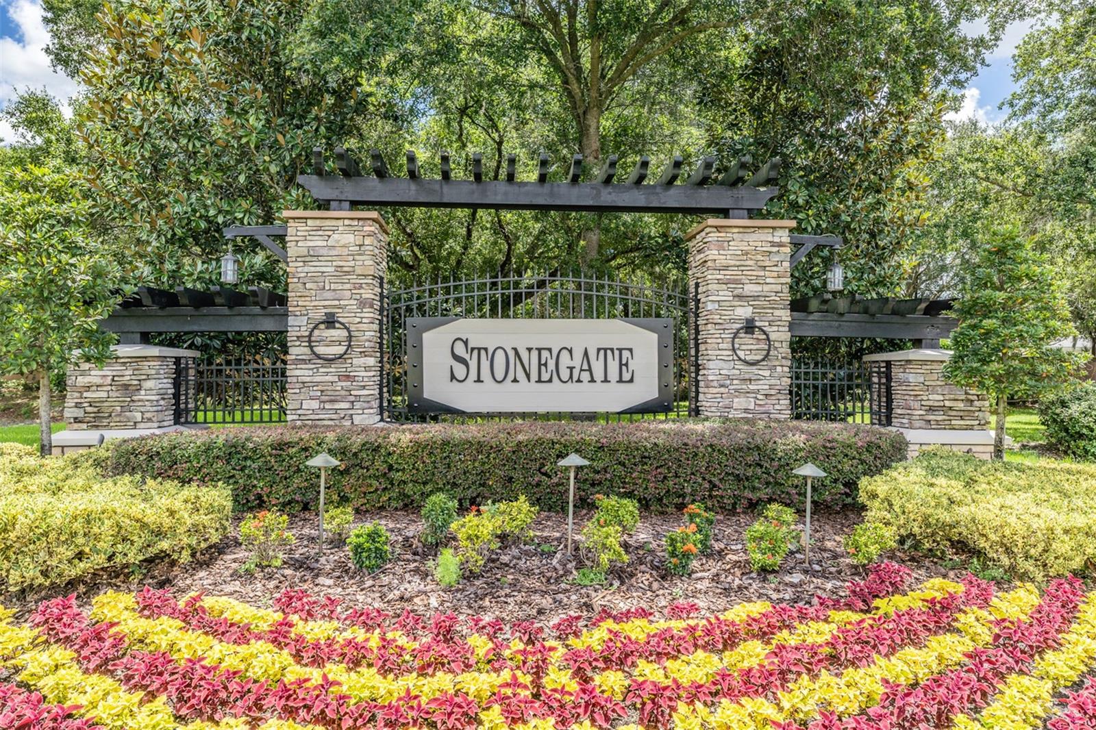 Stonegate Entrance welcomes you HOME~!
