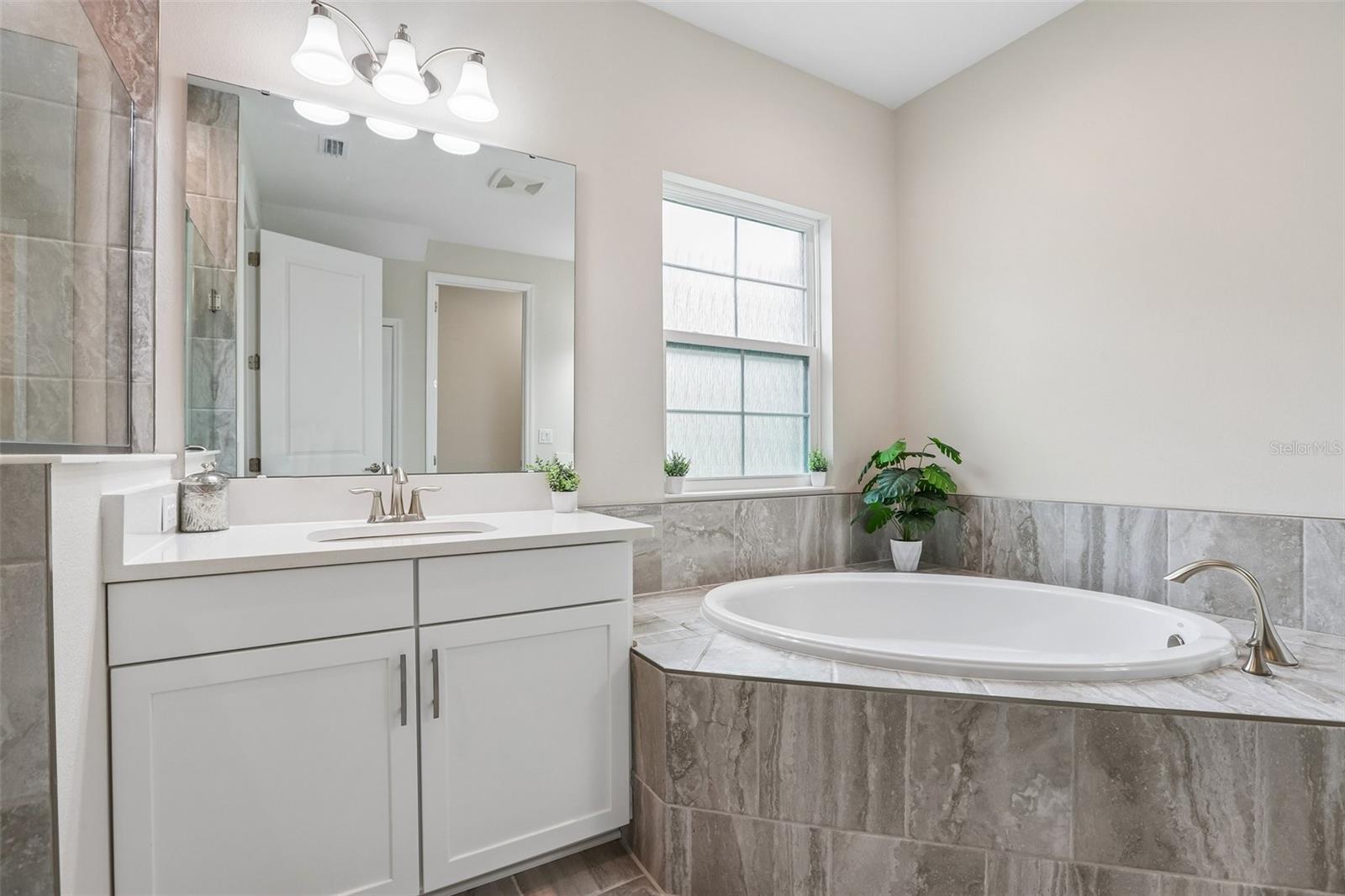Primary en suite