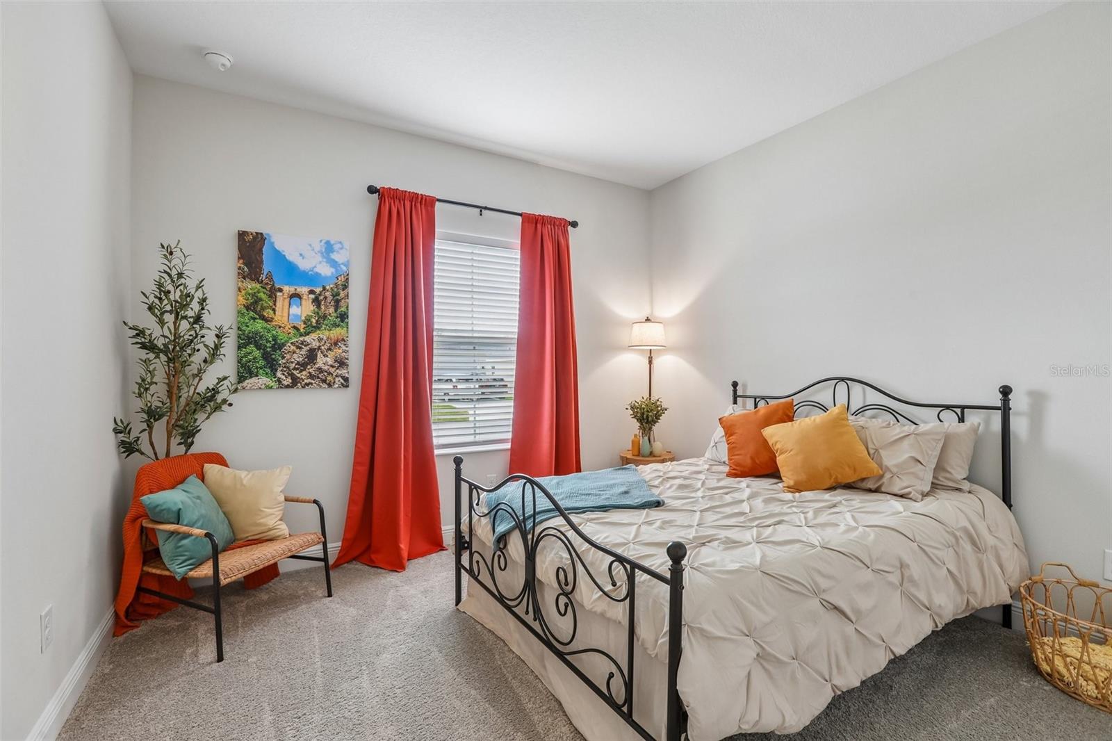 2nd bedroom