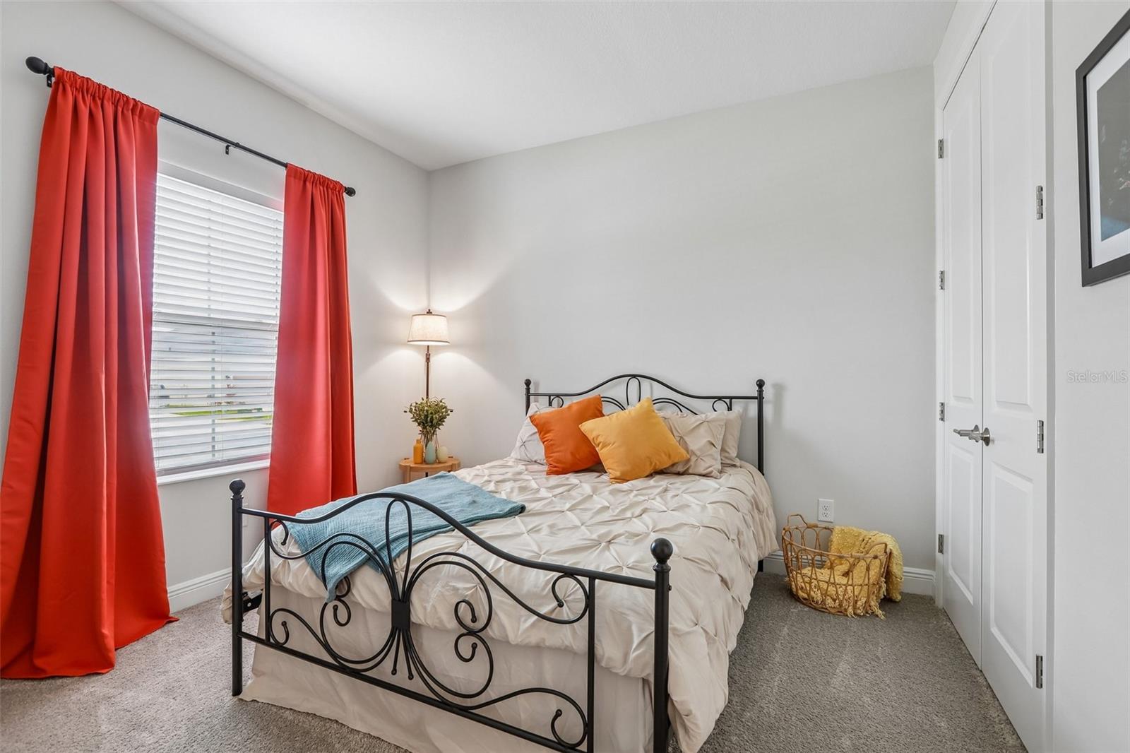 2nd bedroom