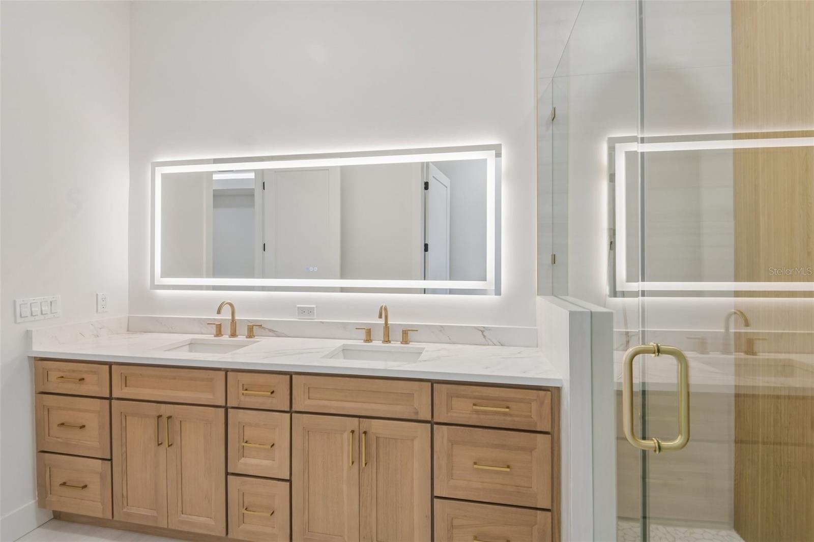 Junior Suite Bathroom