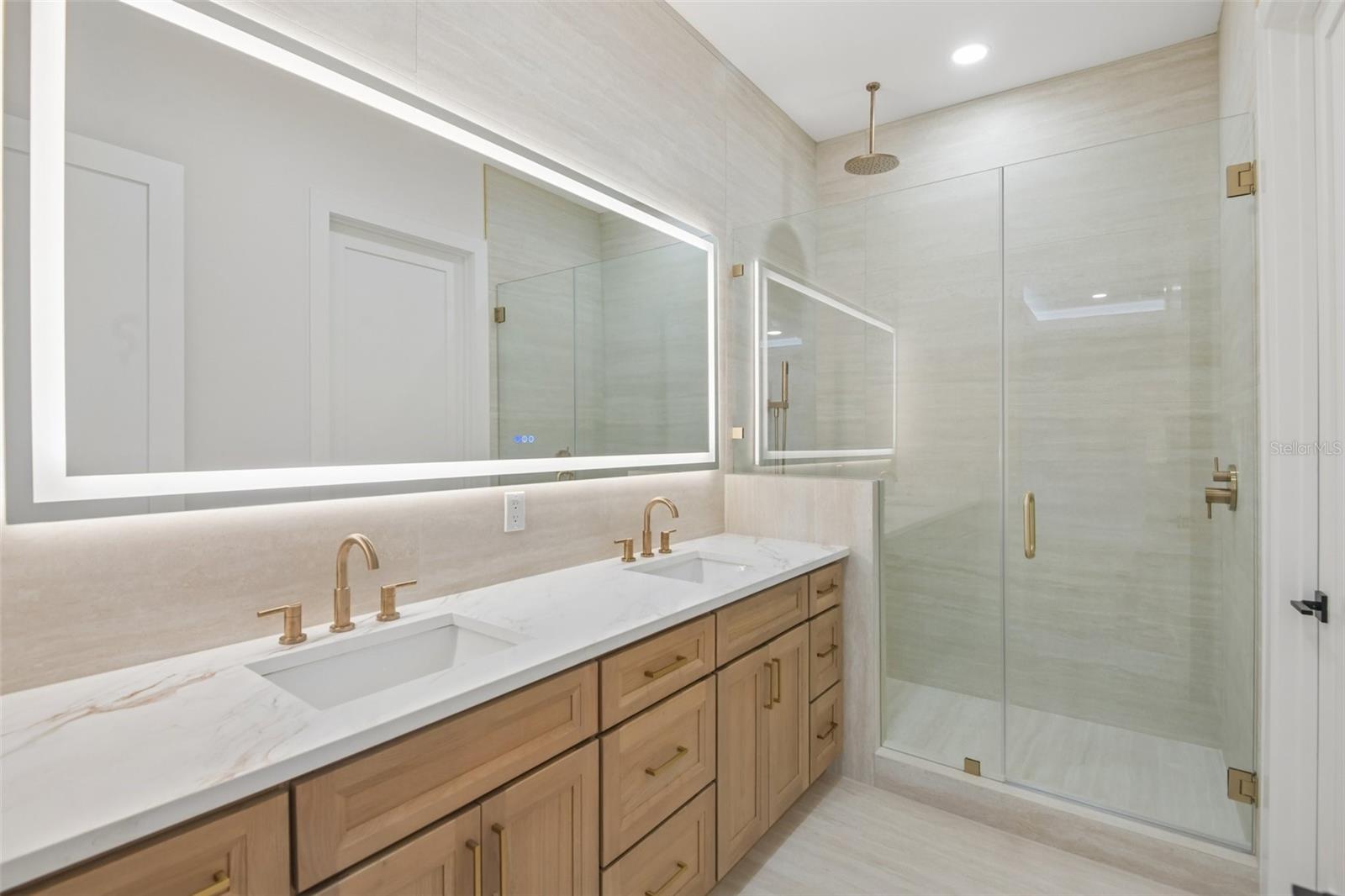 Master Suite Bathroom