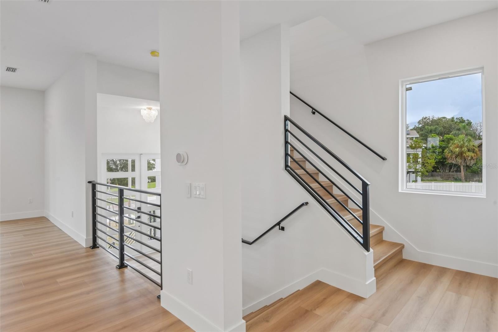 Foyer & Main Staircase
