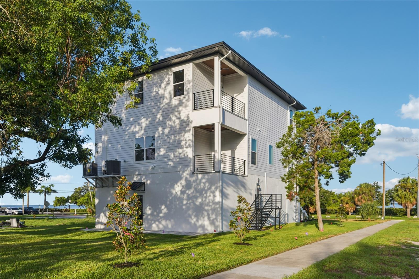 Rear Exterior & Backyard