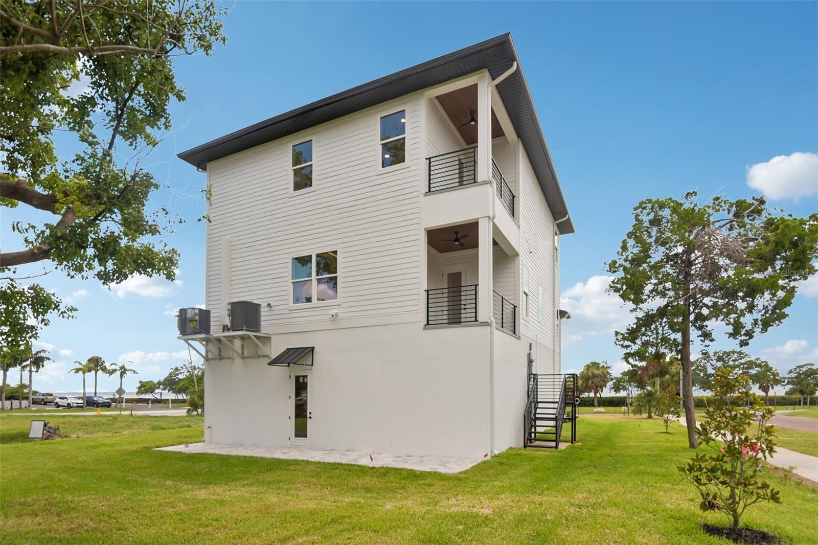 Rear Exterior & Backyard