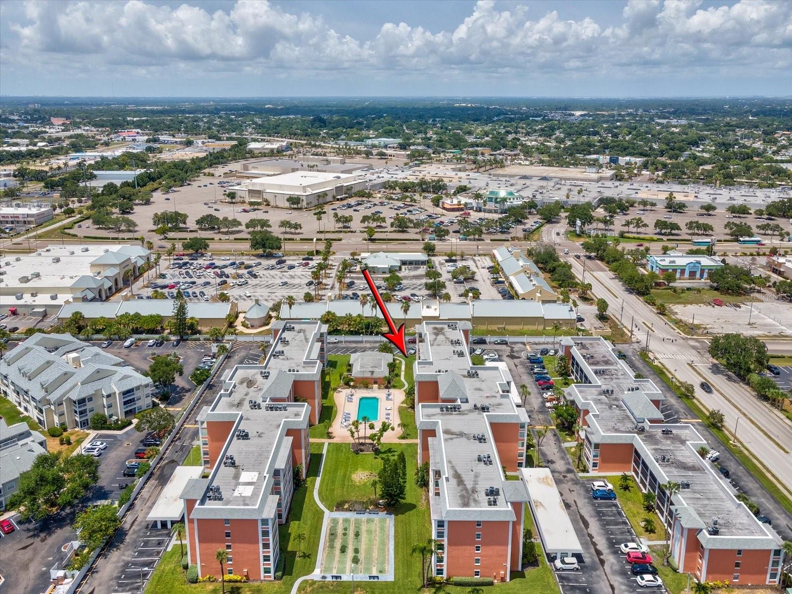 BUILDING 6800 IS THE MIDDLE BUILDING