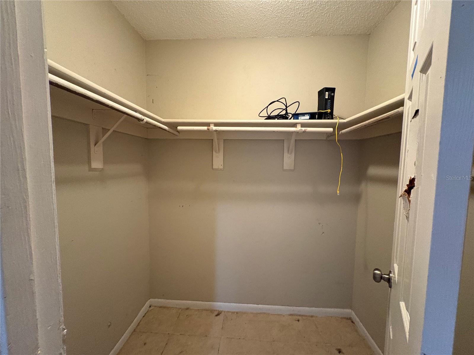 TB8530597