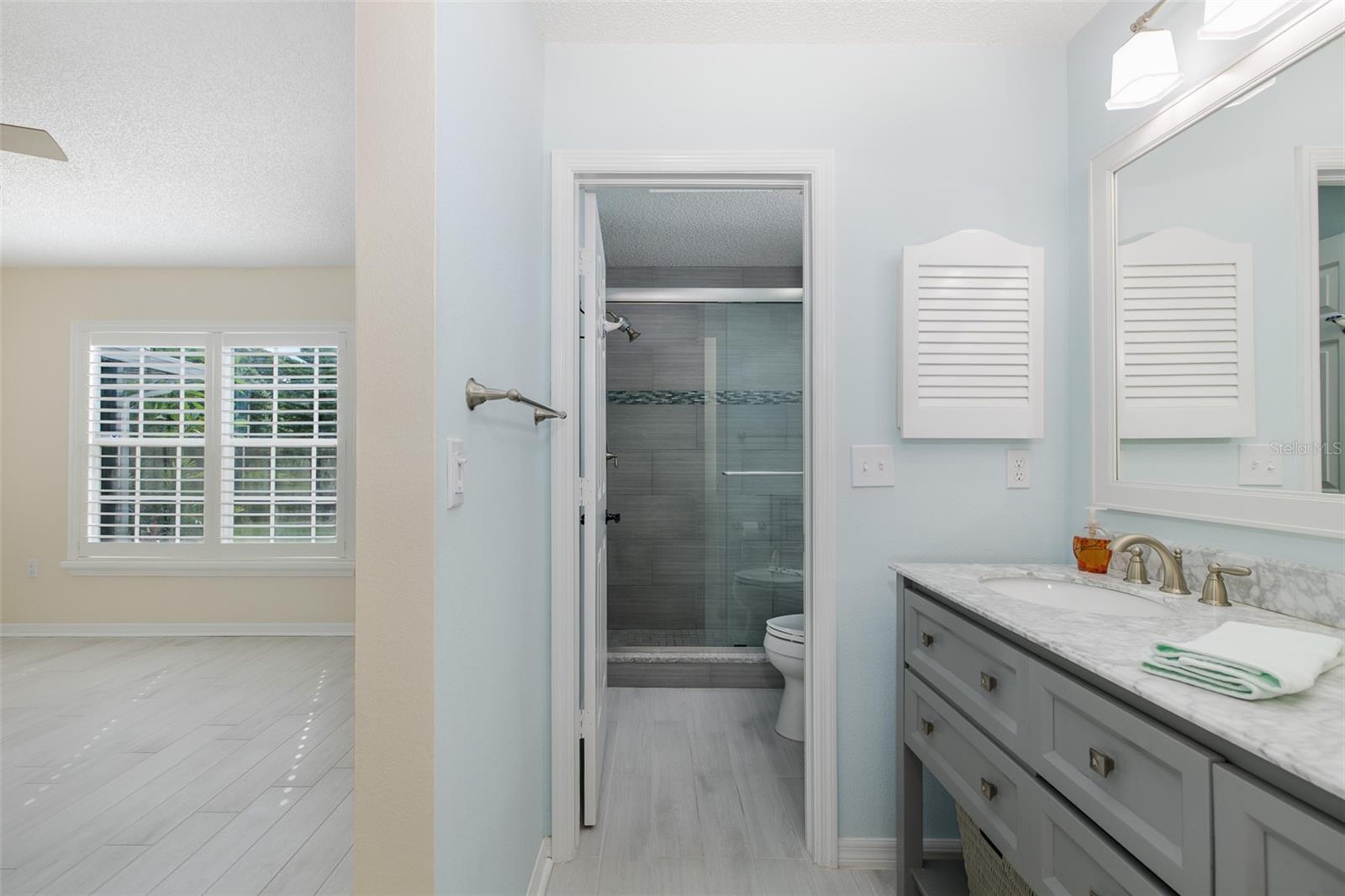 EnSuite  has separate area for shower and toilet with door for privacy.