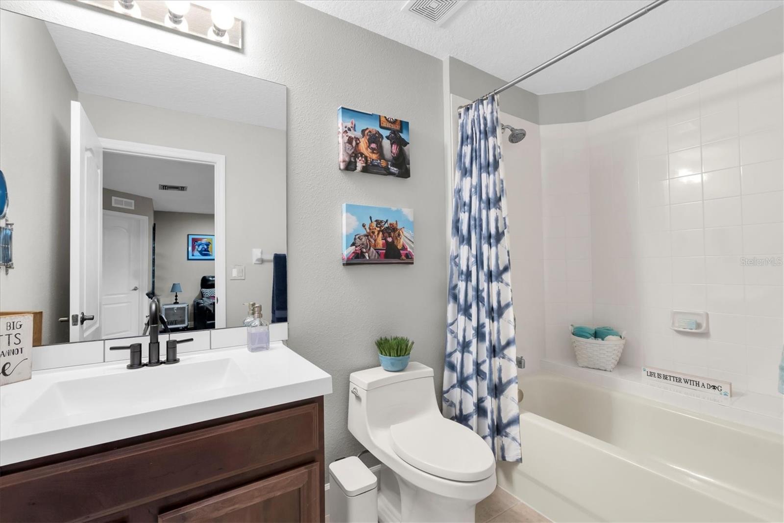 bath 4-upstairs