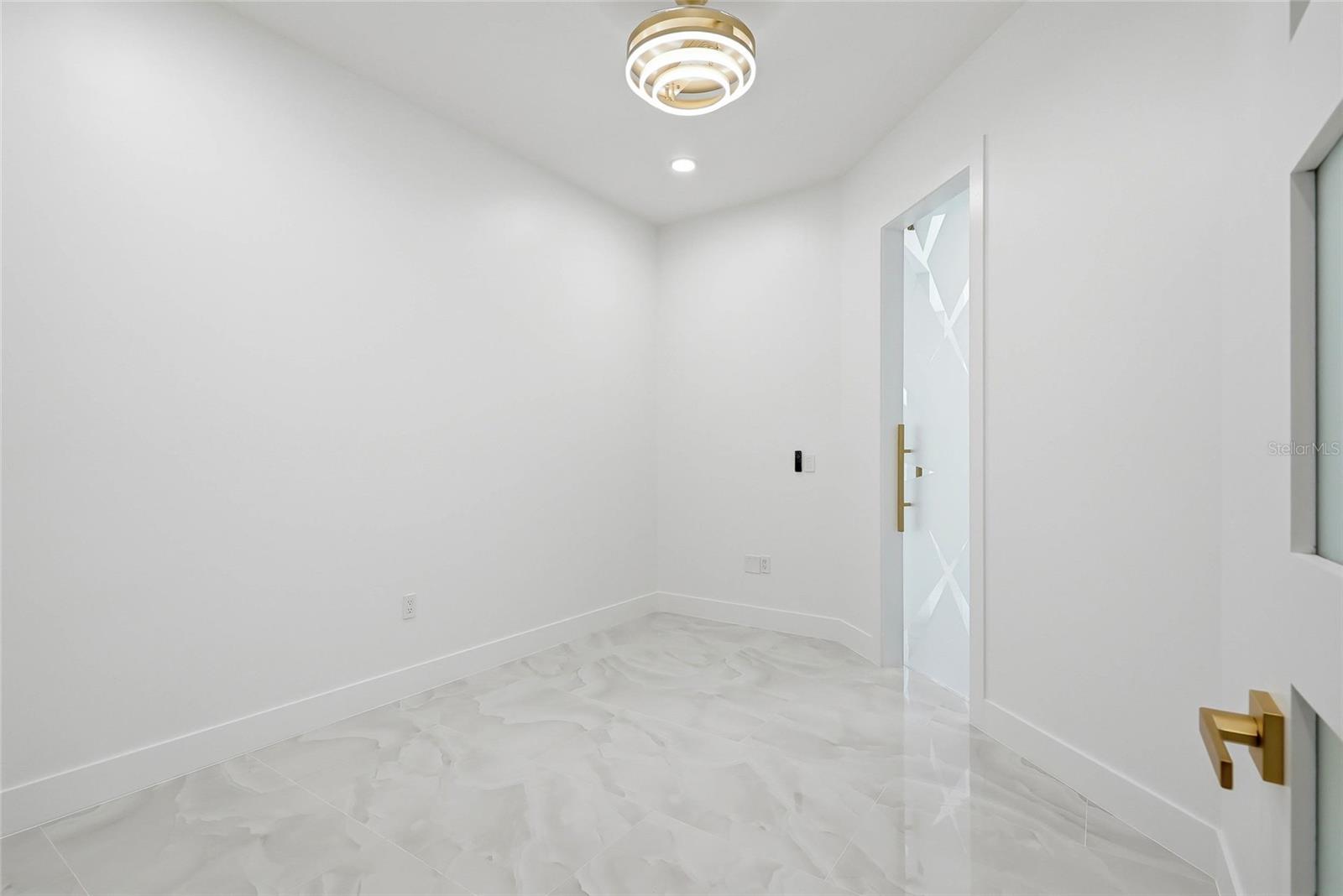 1ST FLOOR OFFICE/DEN