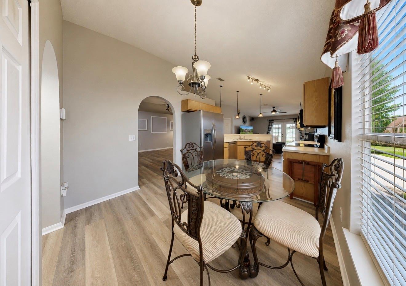 Eat-In Kitchen