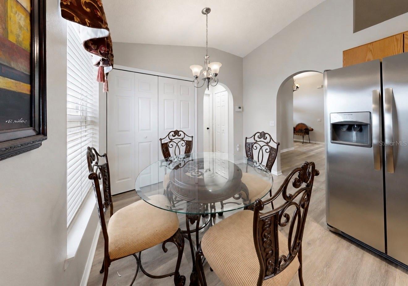 Eat-In Kitchen