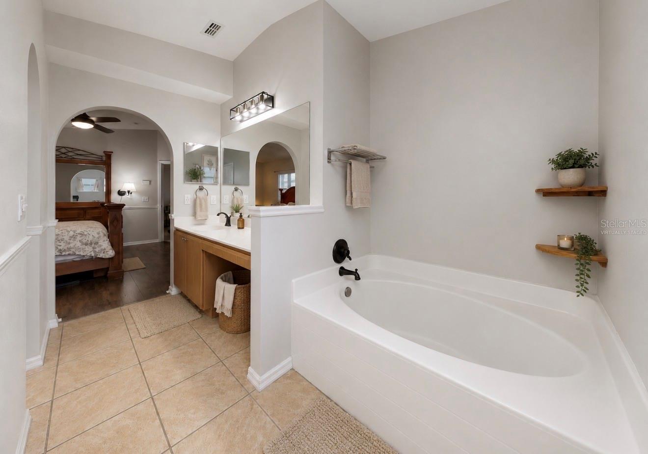 En Suite Bathroom - Virtually Staged
