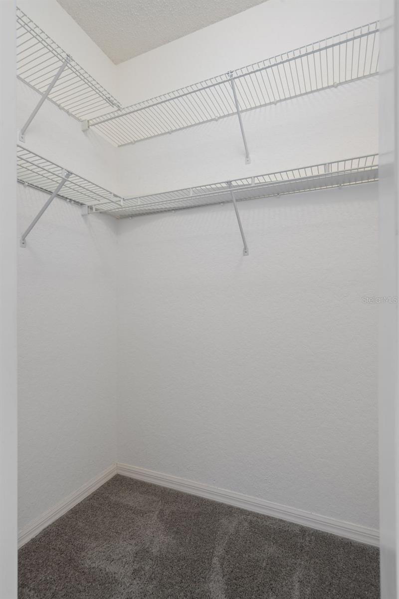 Walk in closet 2