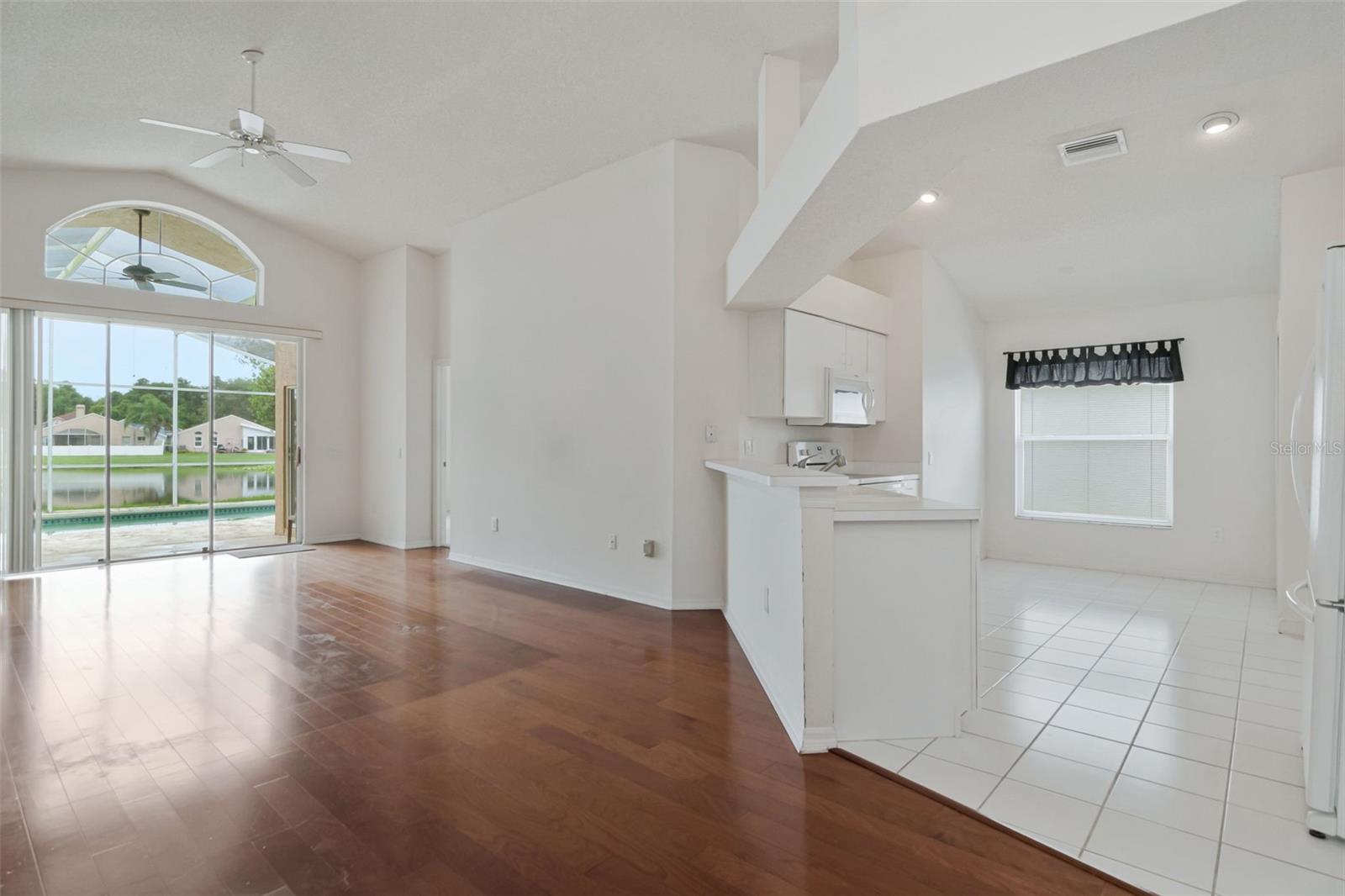 Great Room & Kitchen Counter/Entry