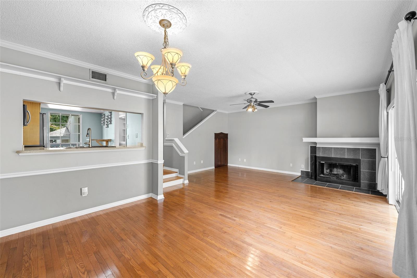 TB8530711
