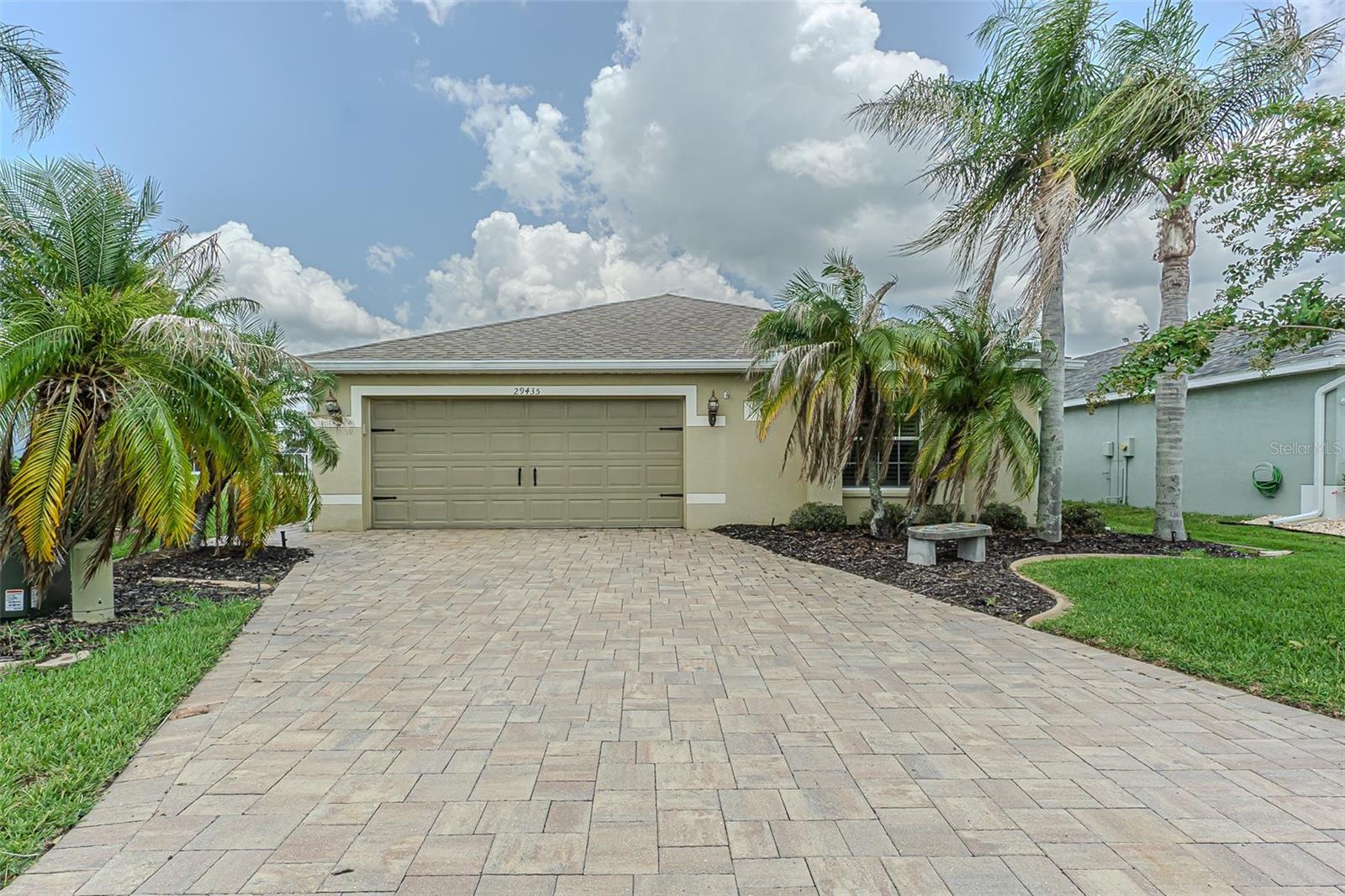 PAVER Driveway and walkway welcomes you!