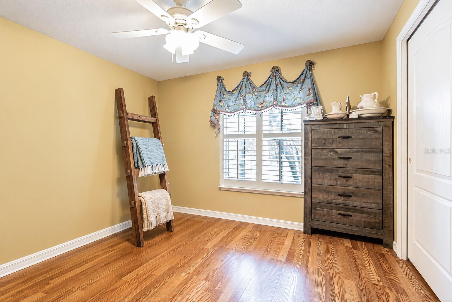 Secondary guest bedroom!