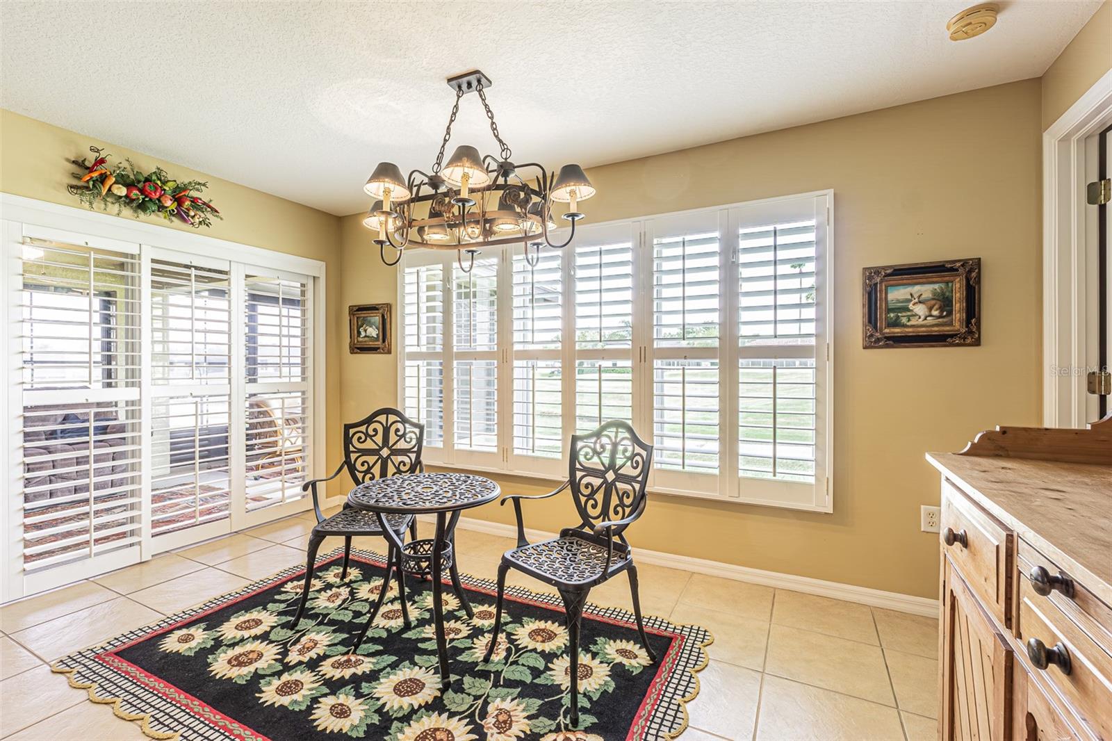 Breakfast nook with a view!