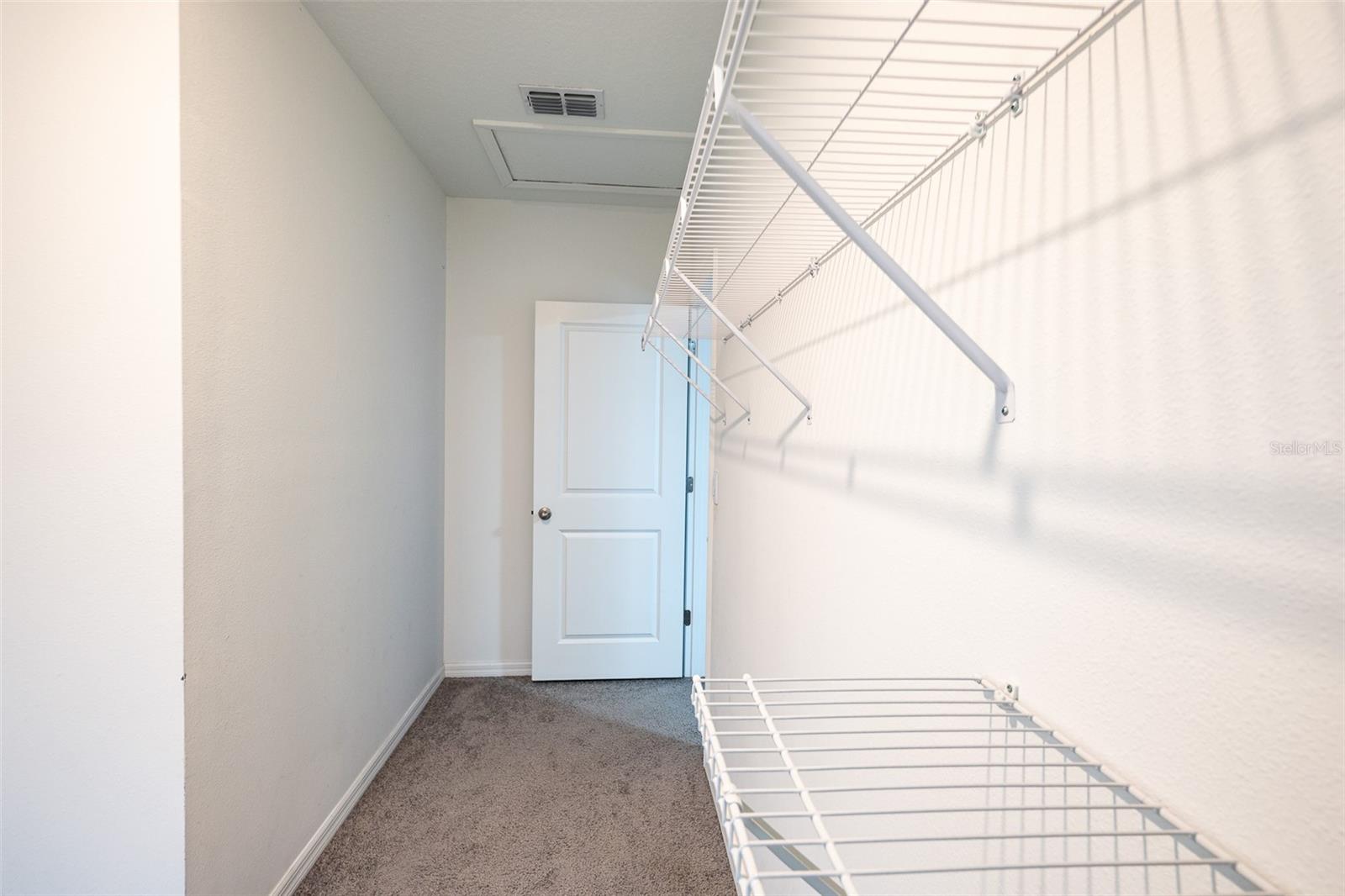 Walking Closet