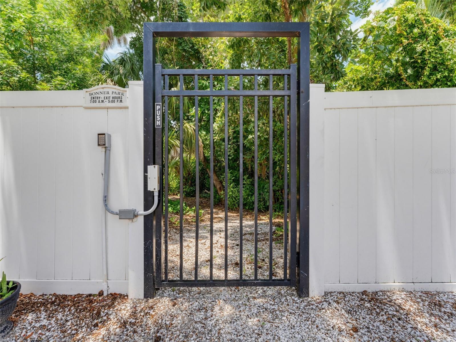 private entrance to trails leading to turtle/Boner Park