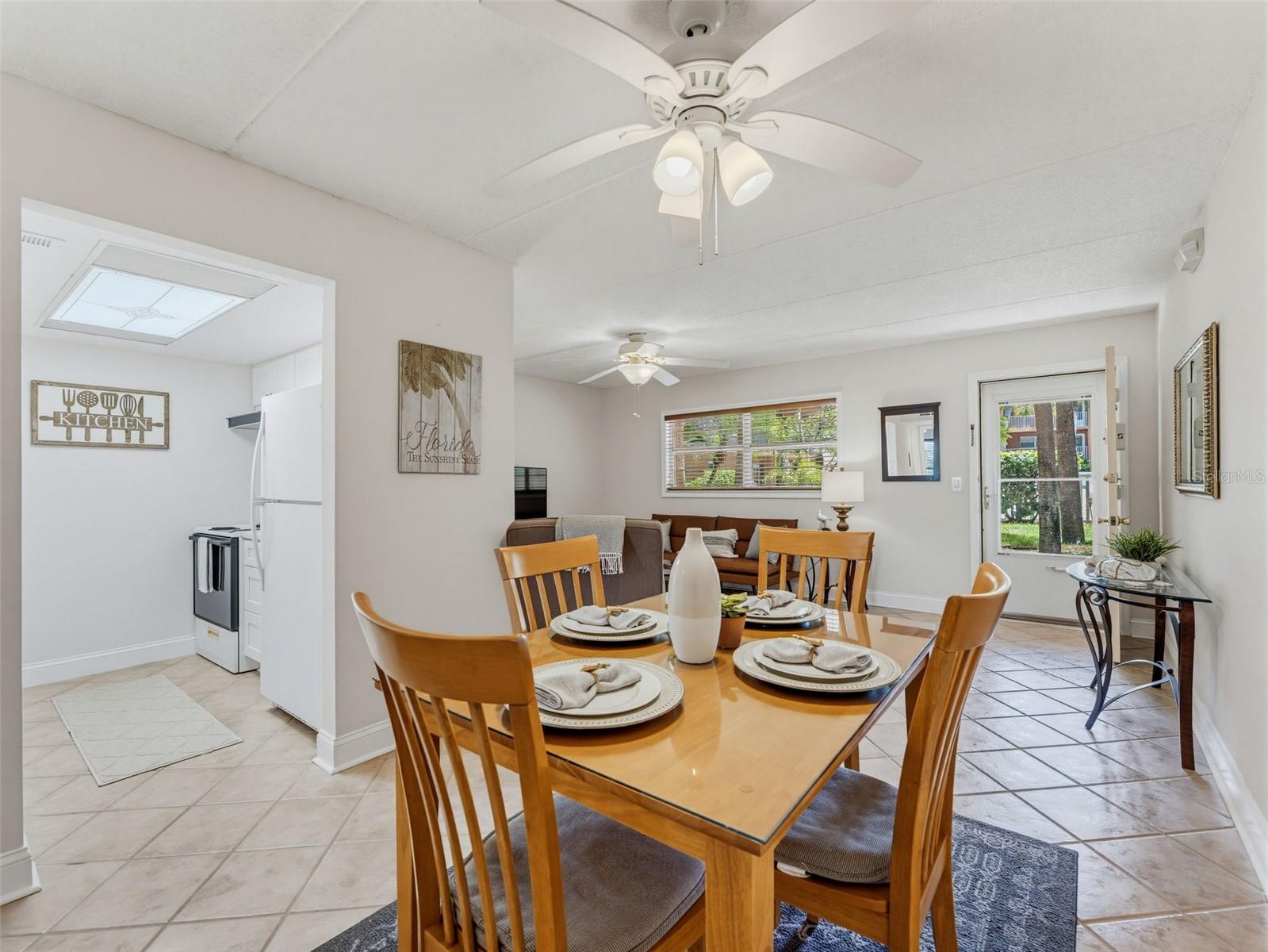 dining room table and six chairs included in sale