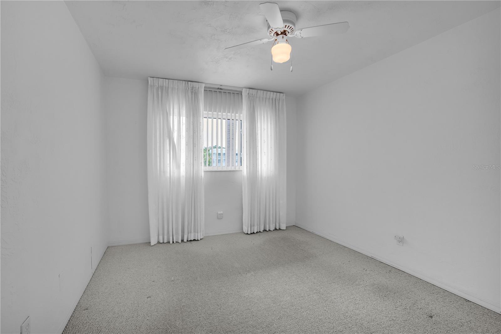 Secondary bedroom
