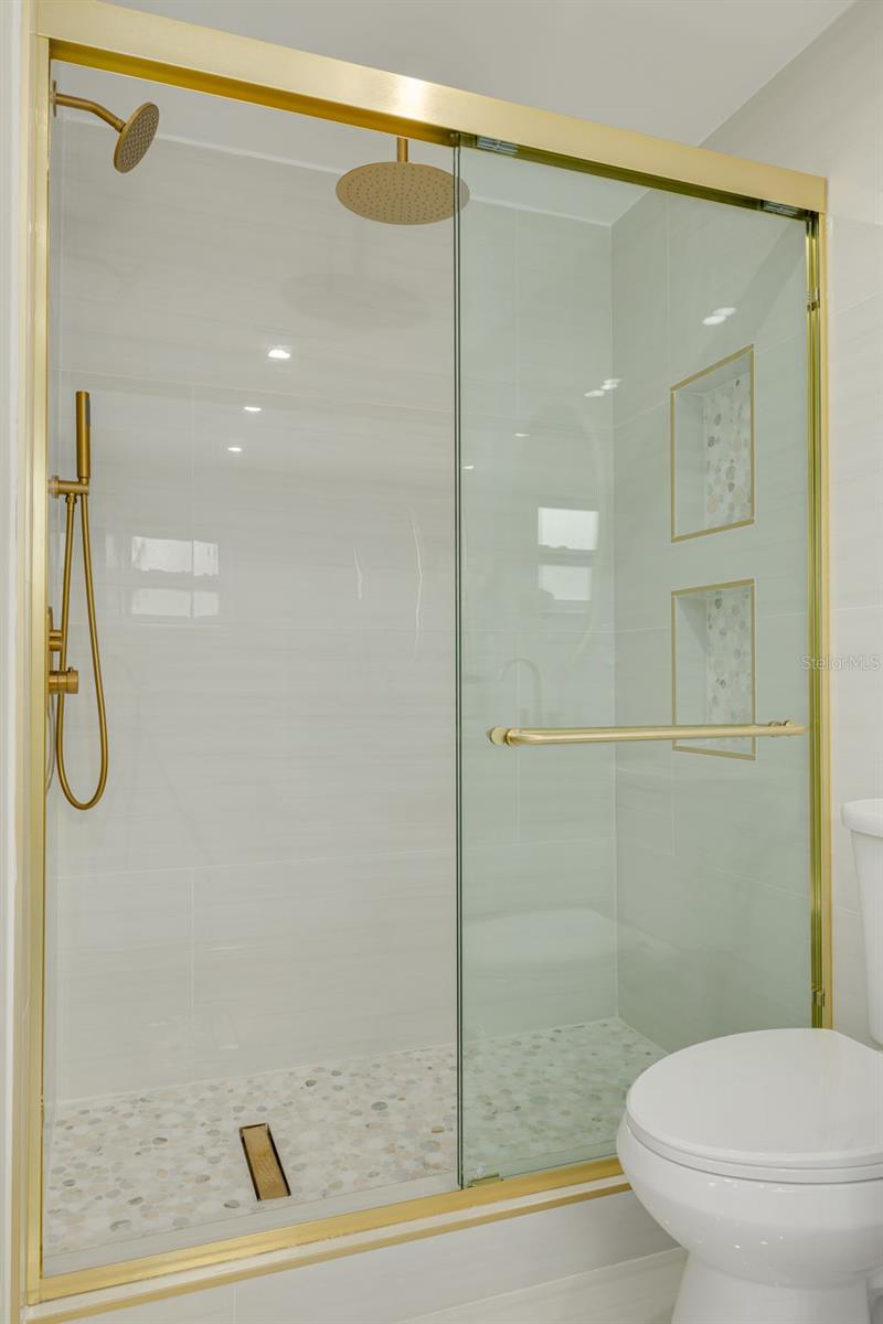 TB8530815