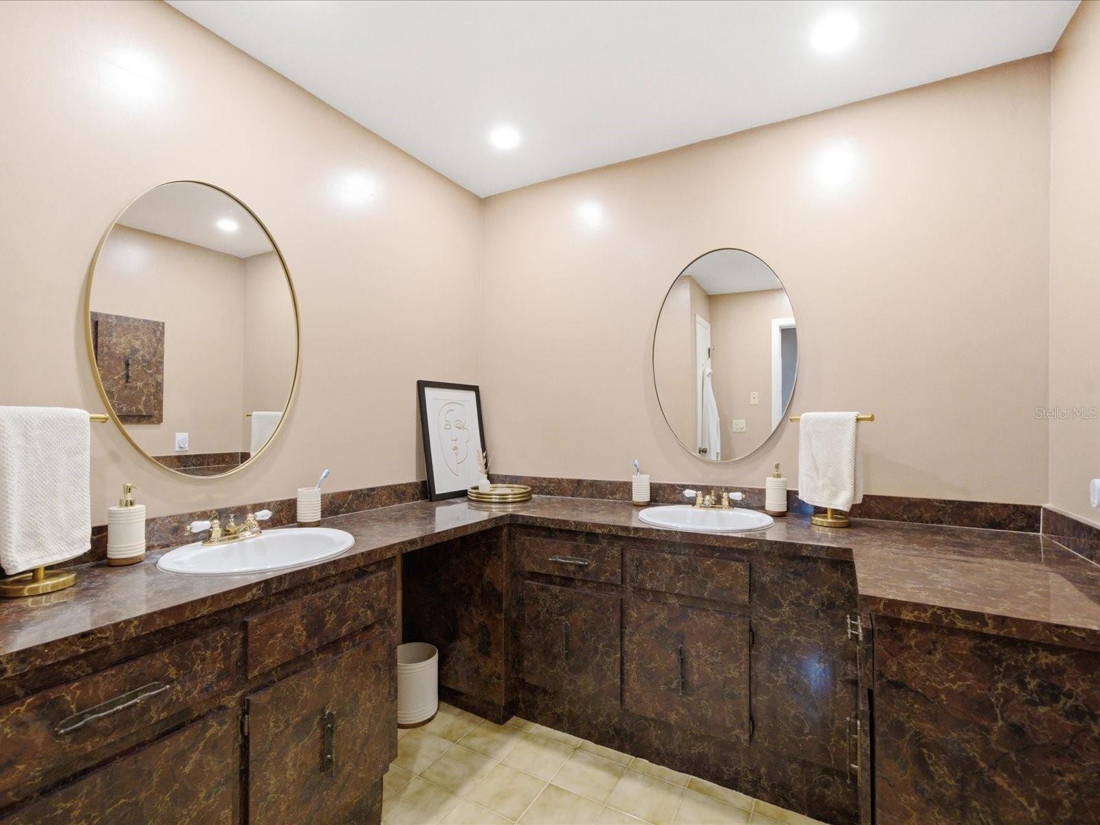 W7887811