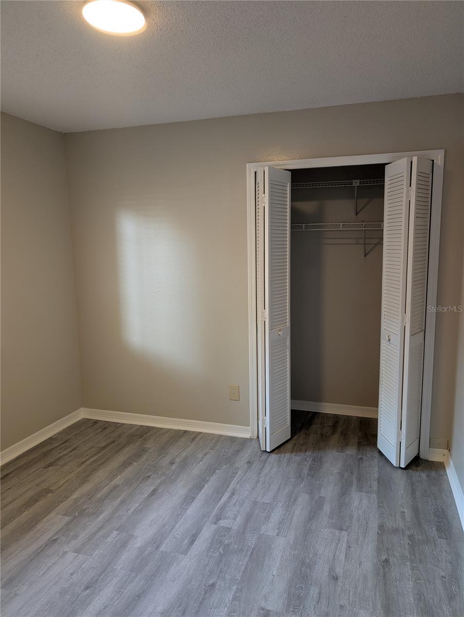 Middle bedroom