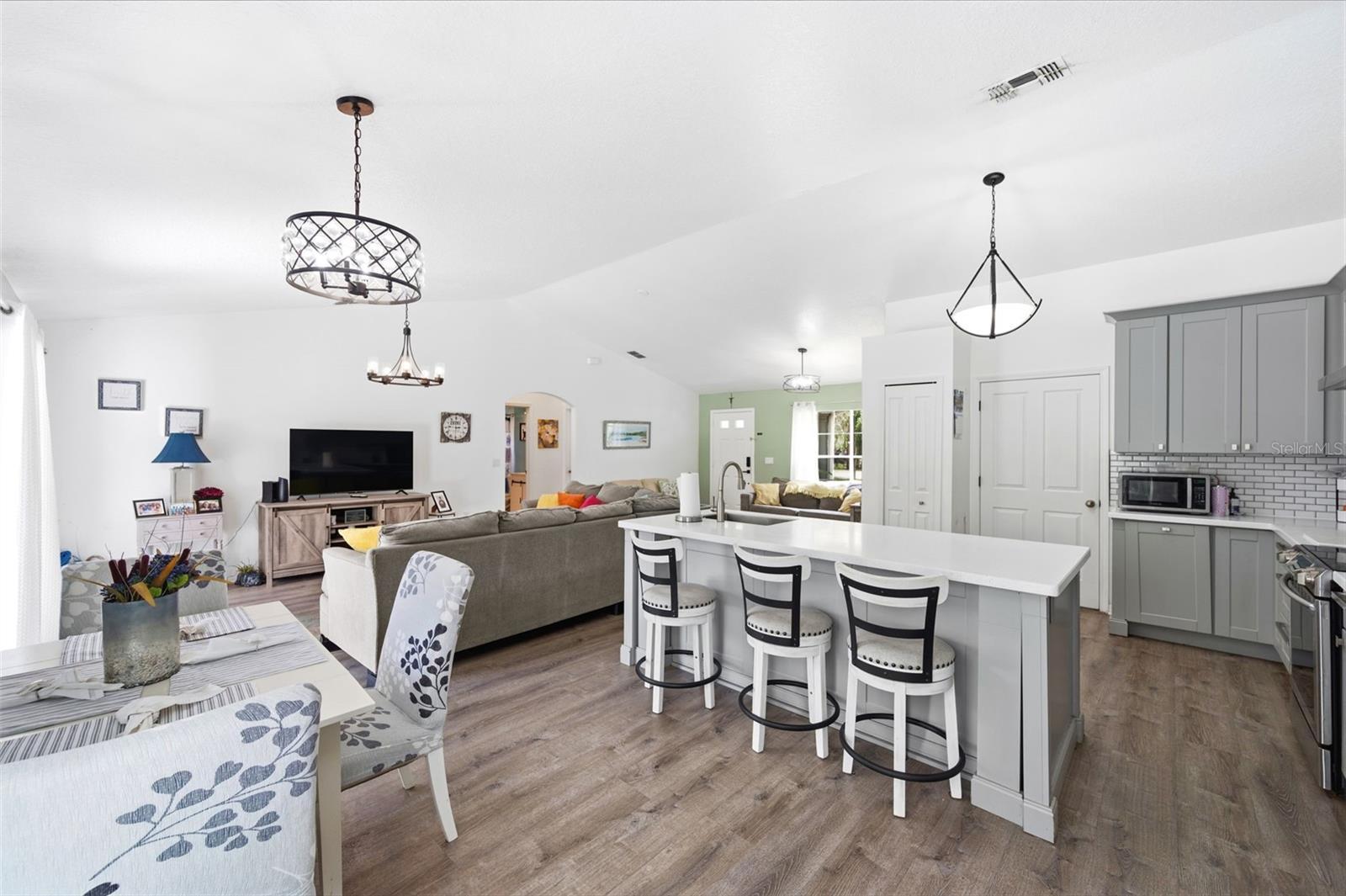 Kitchen/Breakfast Nook