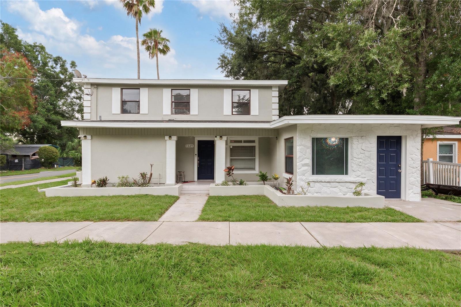 Fresh Exterior Paint in Neutral colors