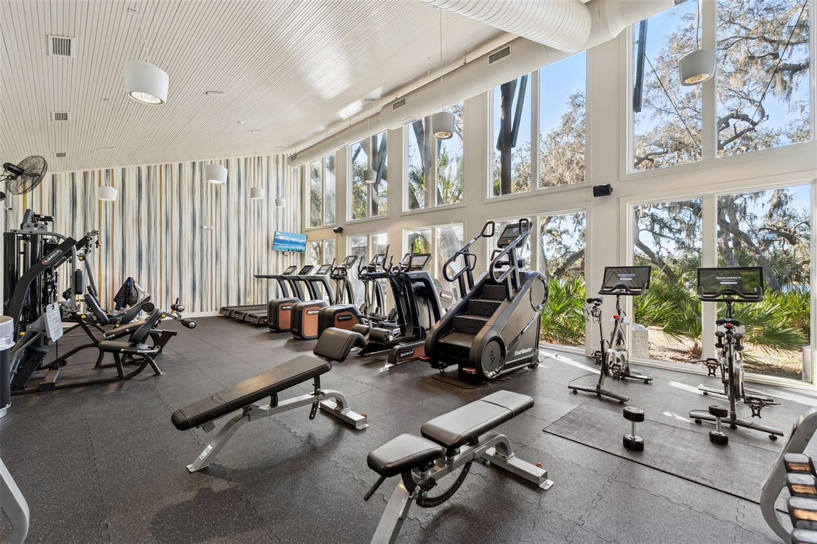 24-Hr Gym