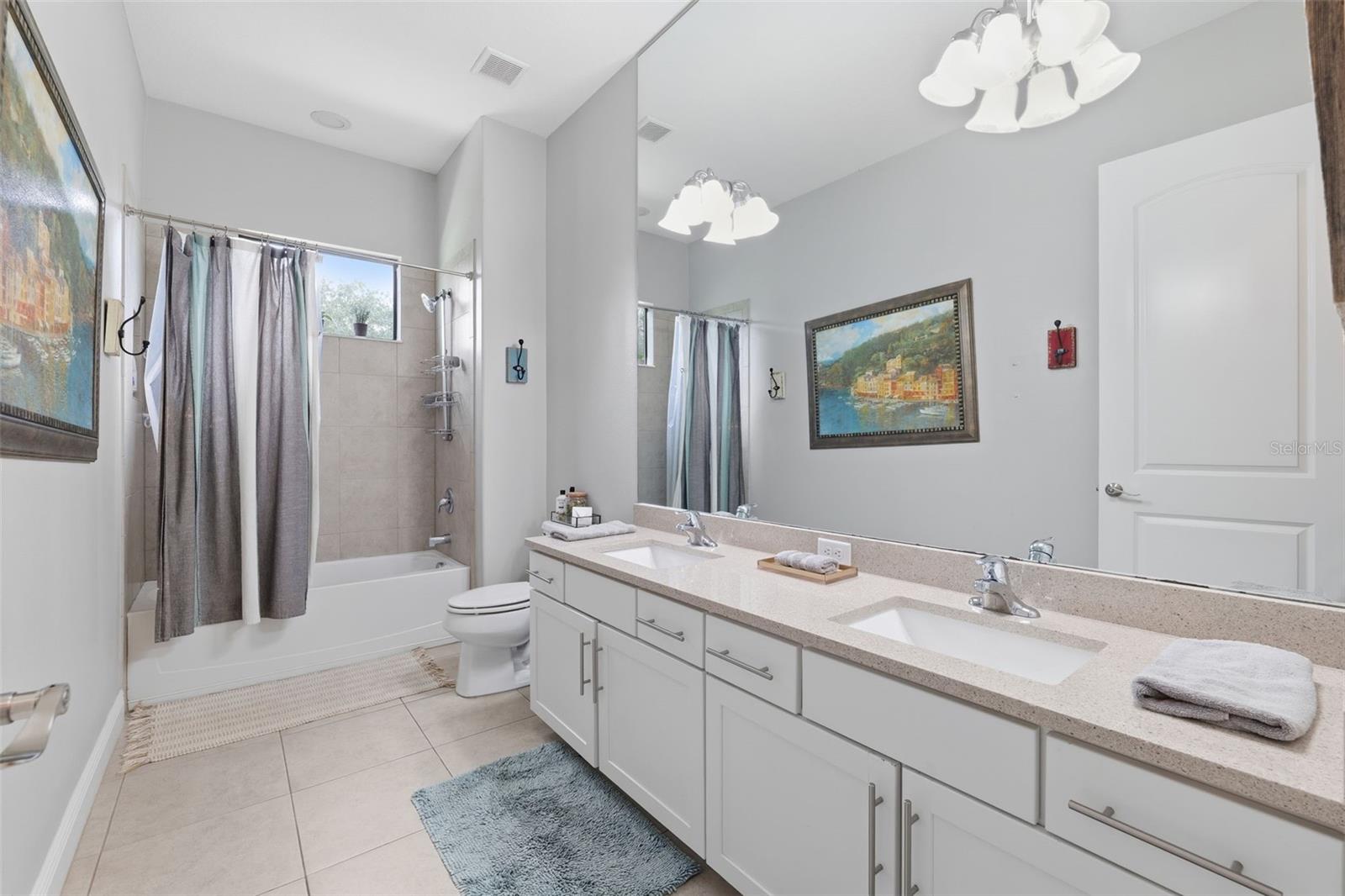 A Functional Shared Bath with Ample Counter Space