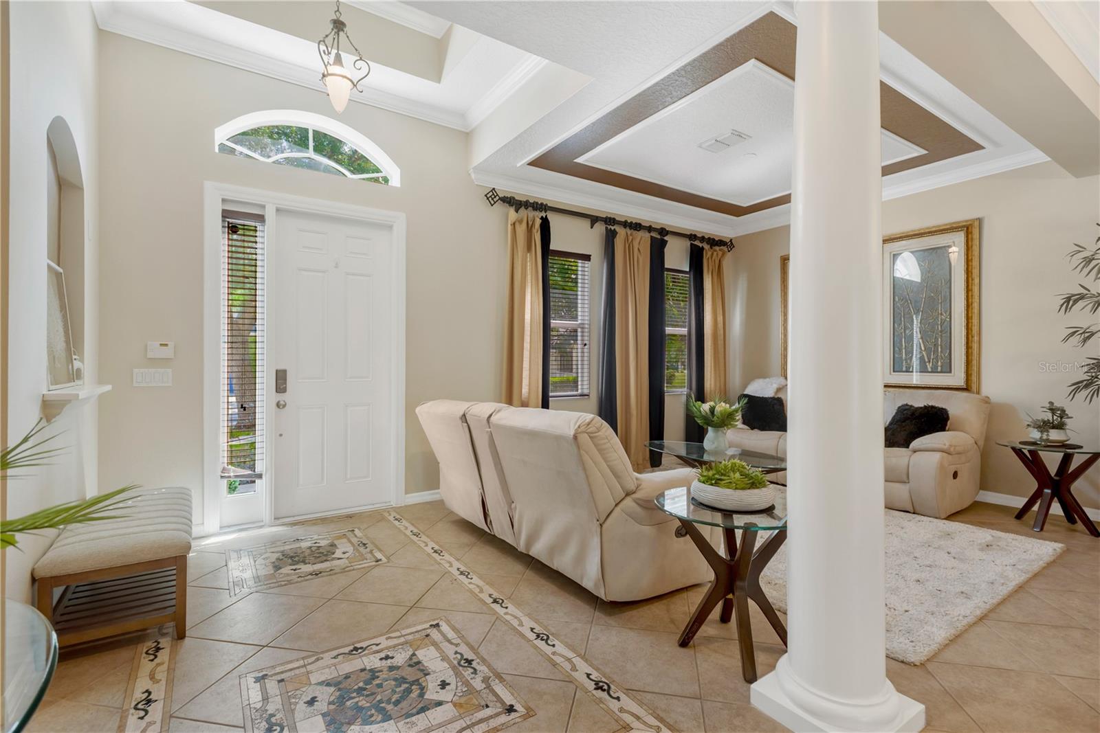 Soaring high 10 ft ceilings!
