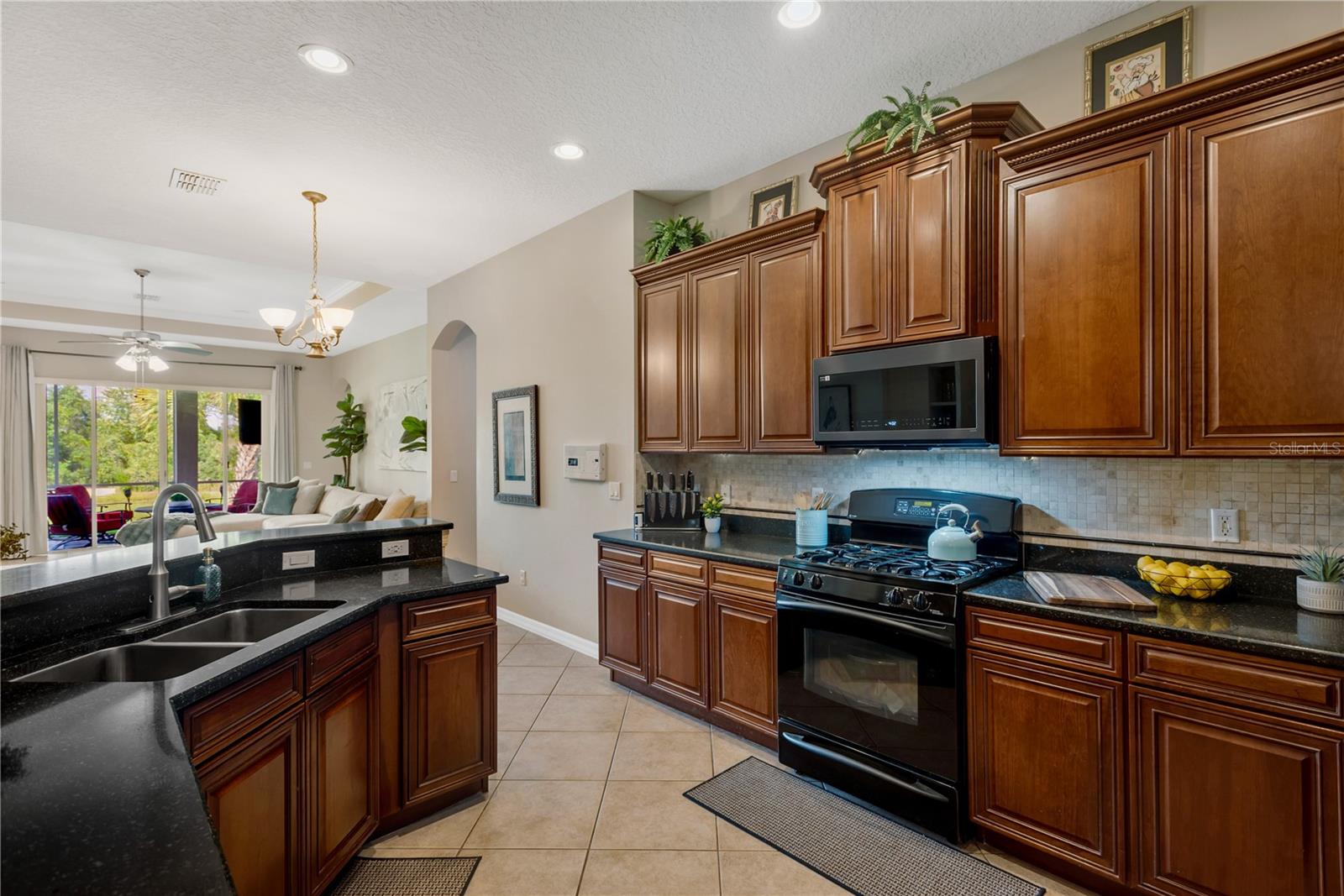 Wow! Look at this kitchen! 42" cherry cabinets