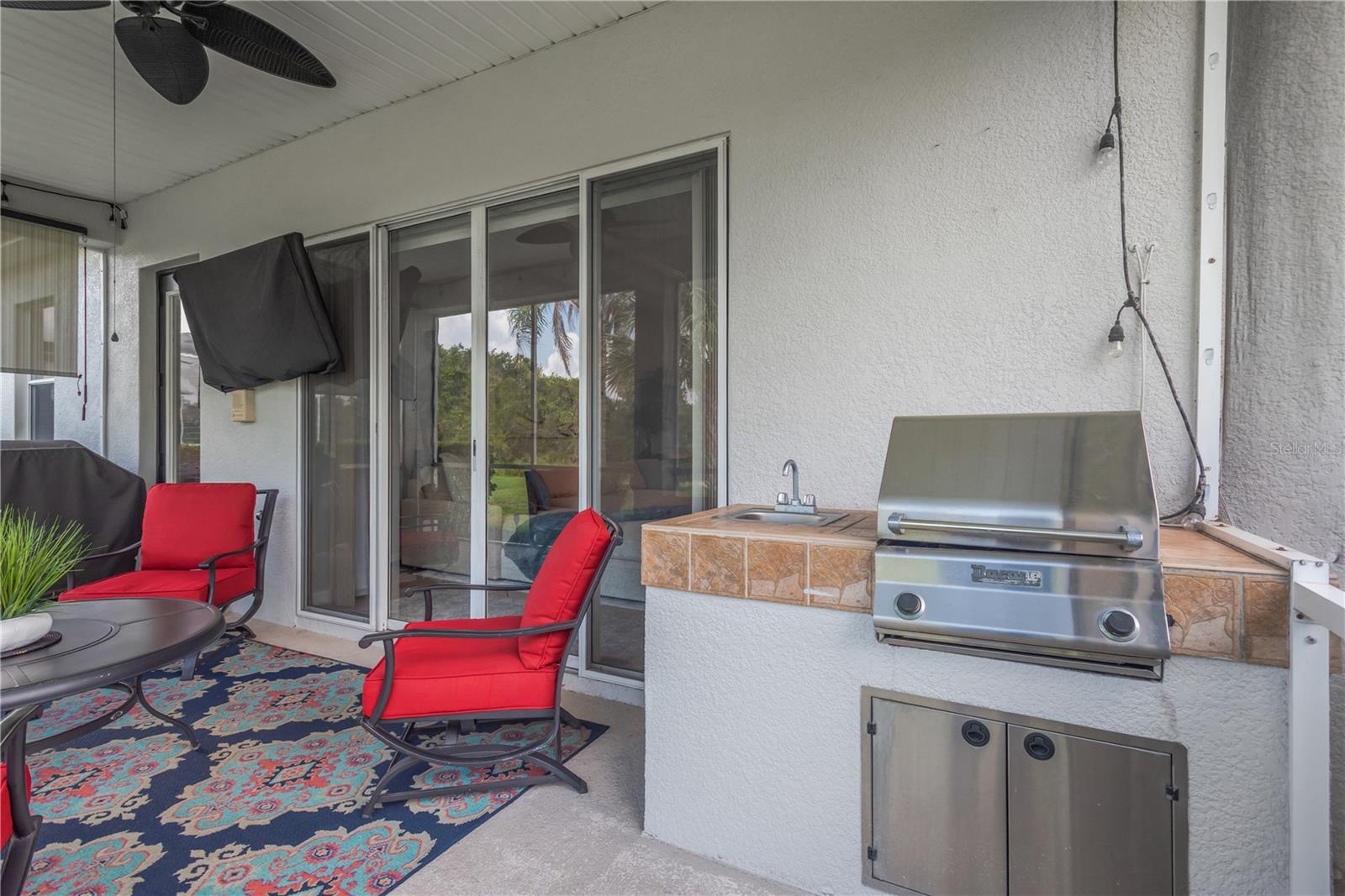 Outdoor kitchen