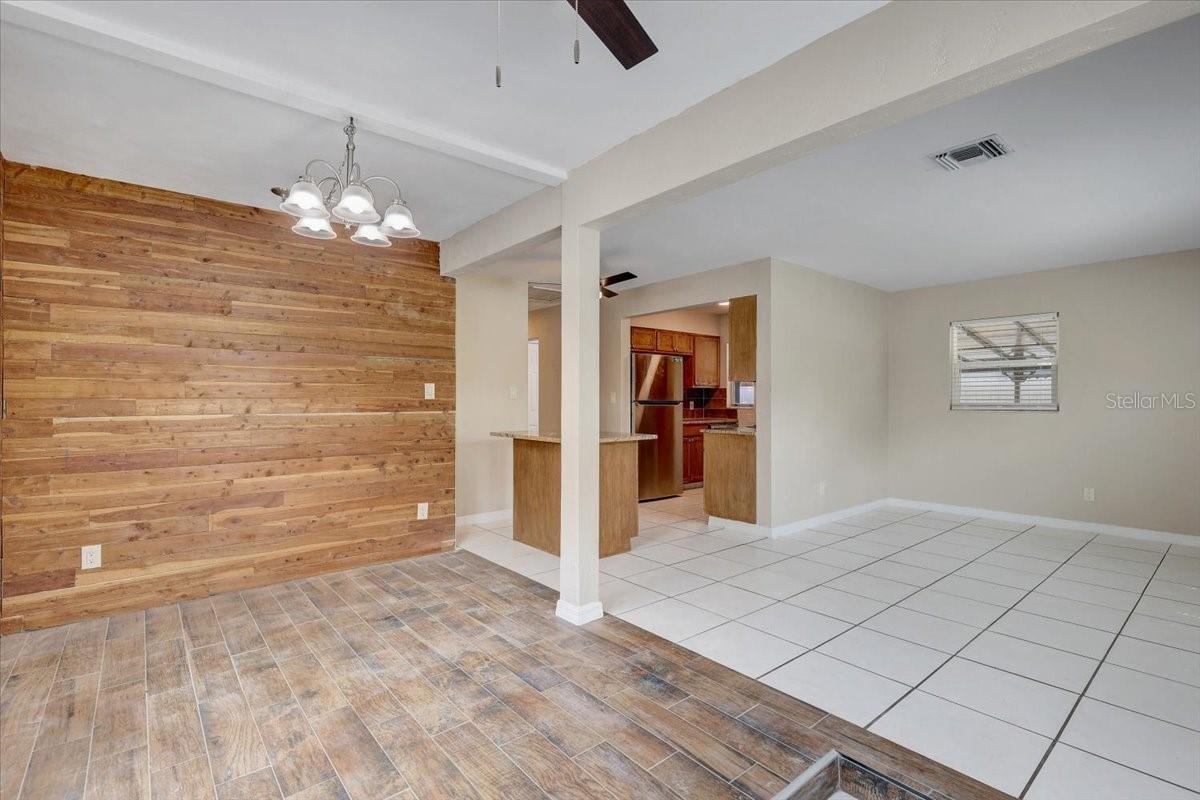 Front foyer/living room