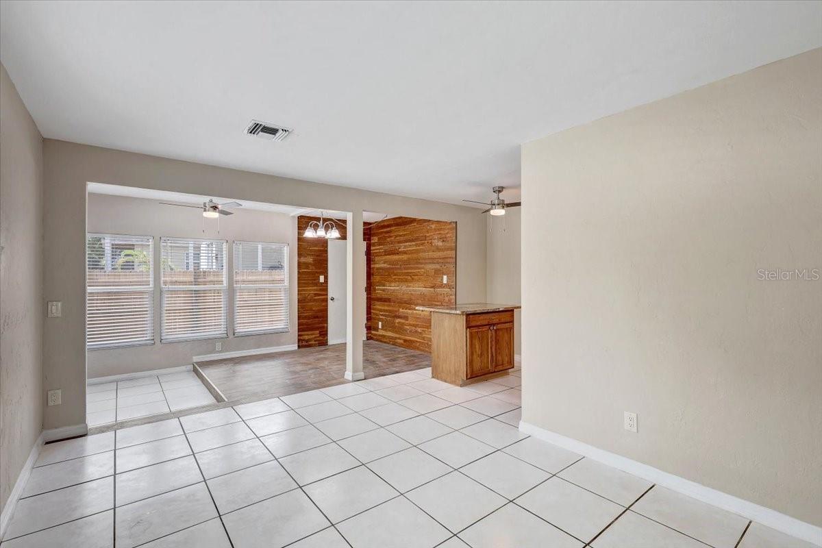 Front foyer/living room