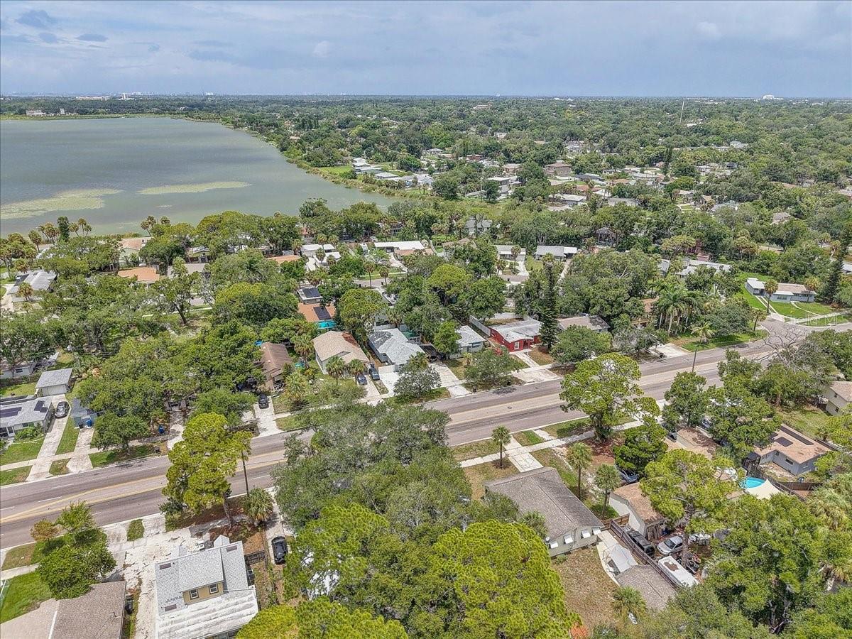 Within walking distance to Lake Maggorie, Boyd