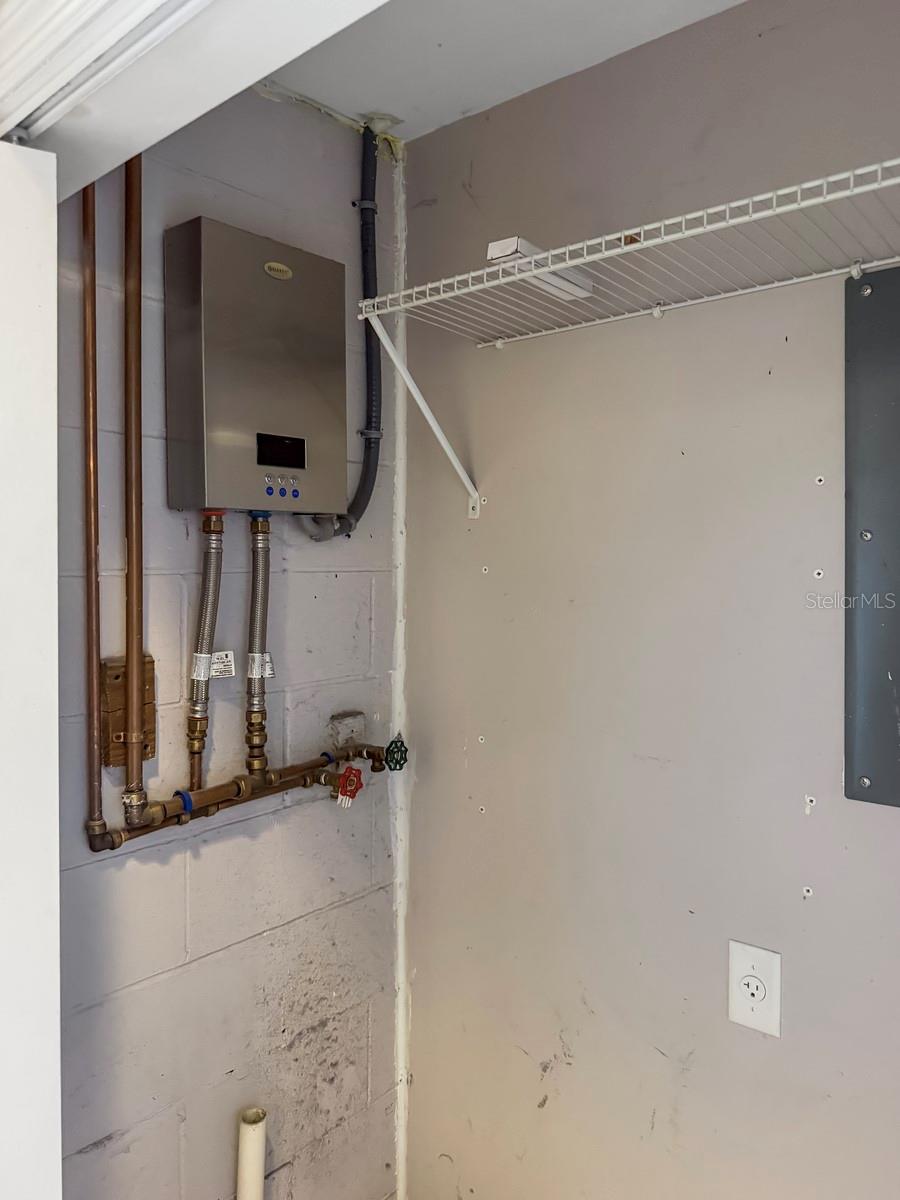 Tankless water heater