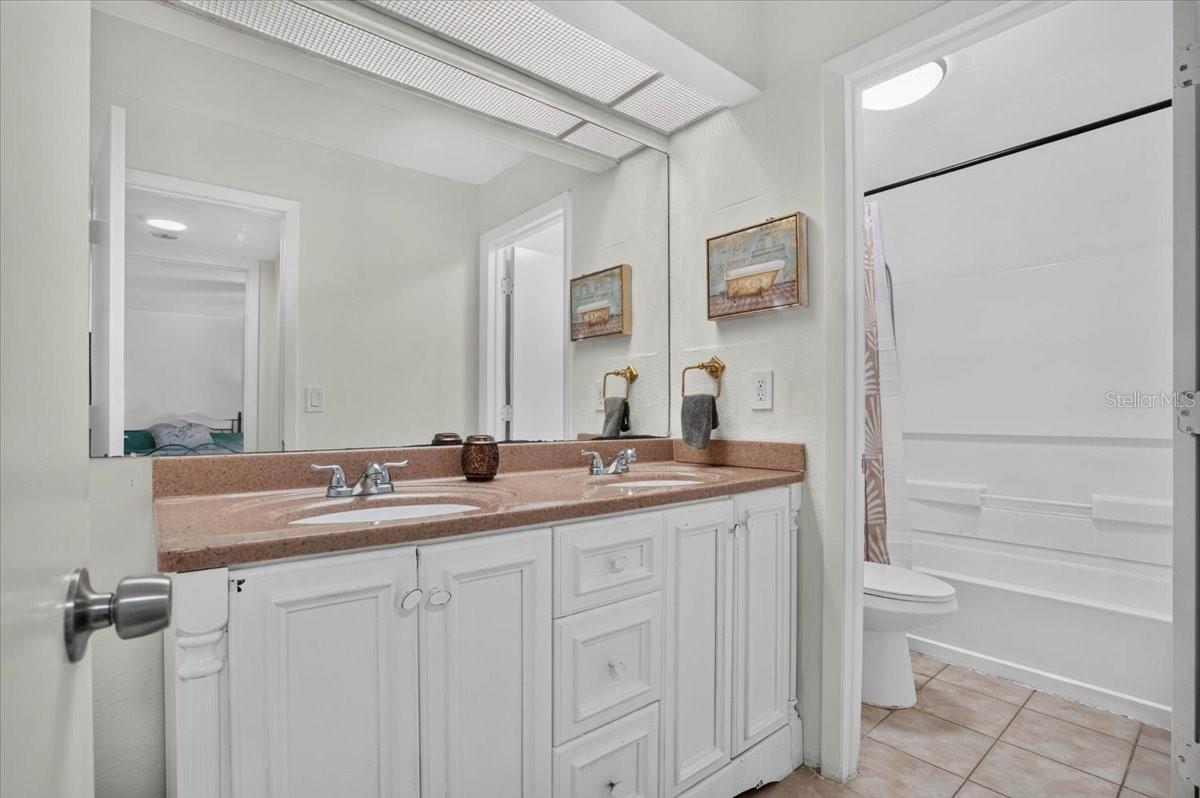 2nd Bathroom