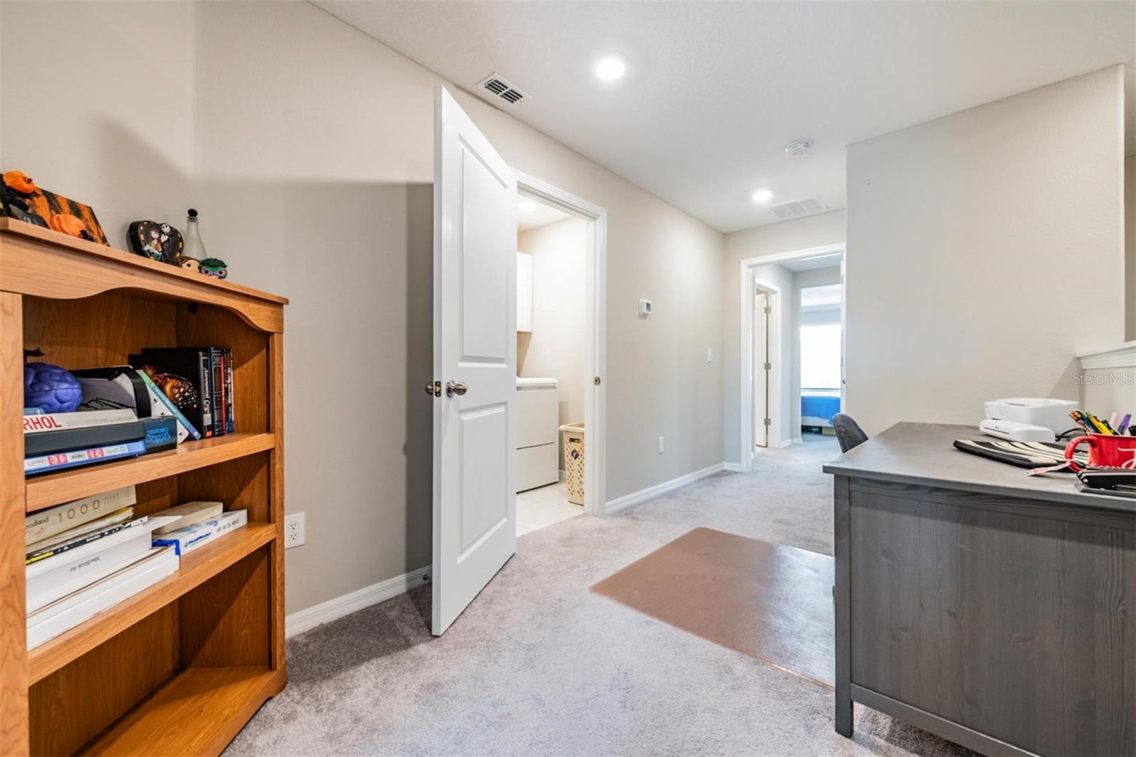 flex space or office space upstairs