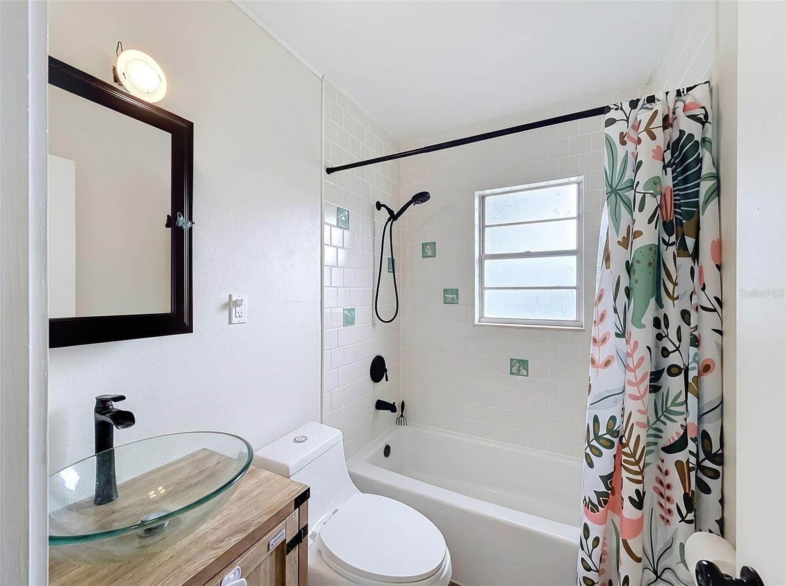 Bath tub and shower